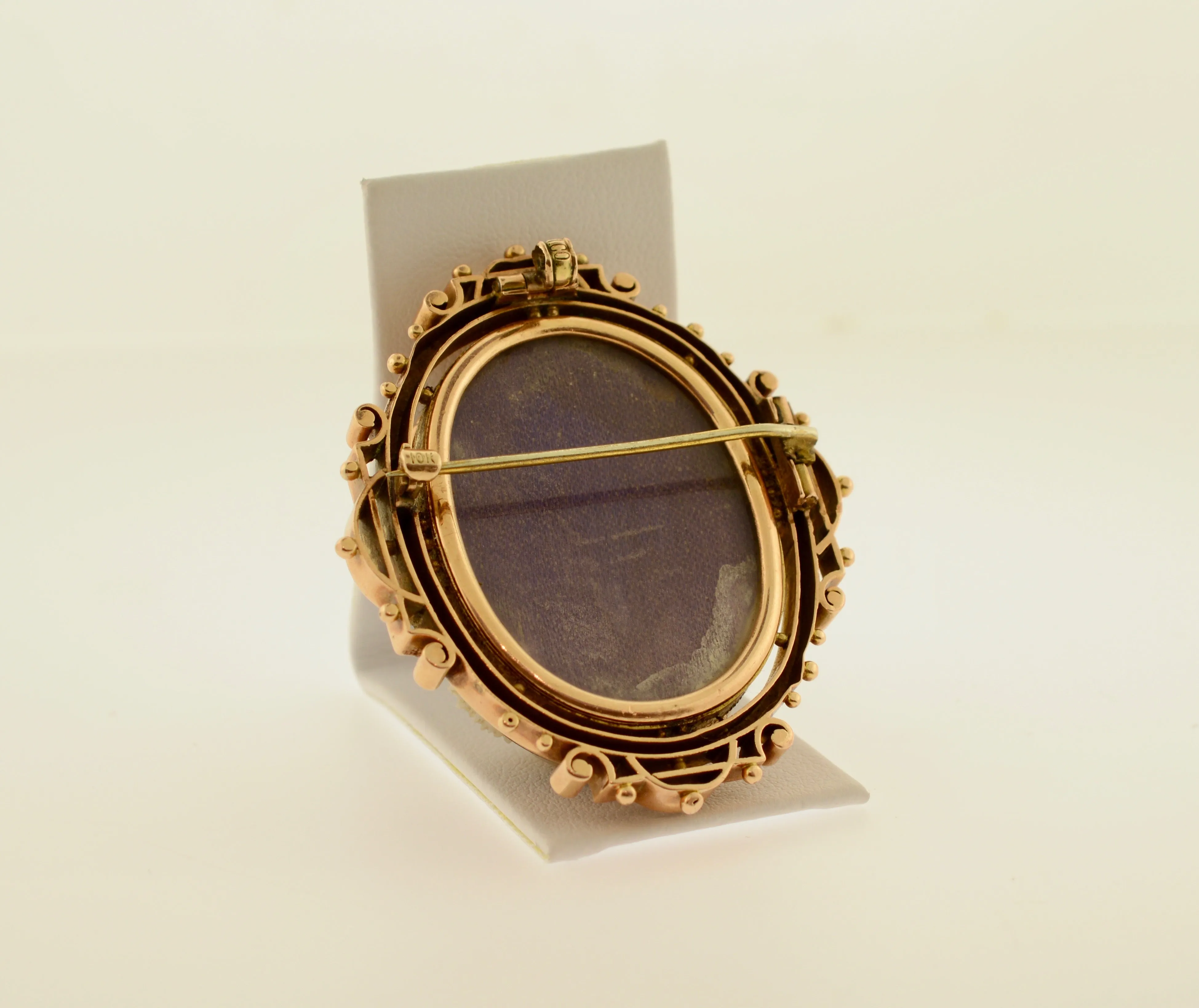 10K and 14K Agate Cameo Gold Mourning Pendant and Brooch