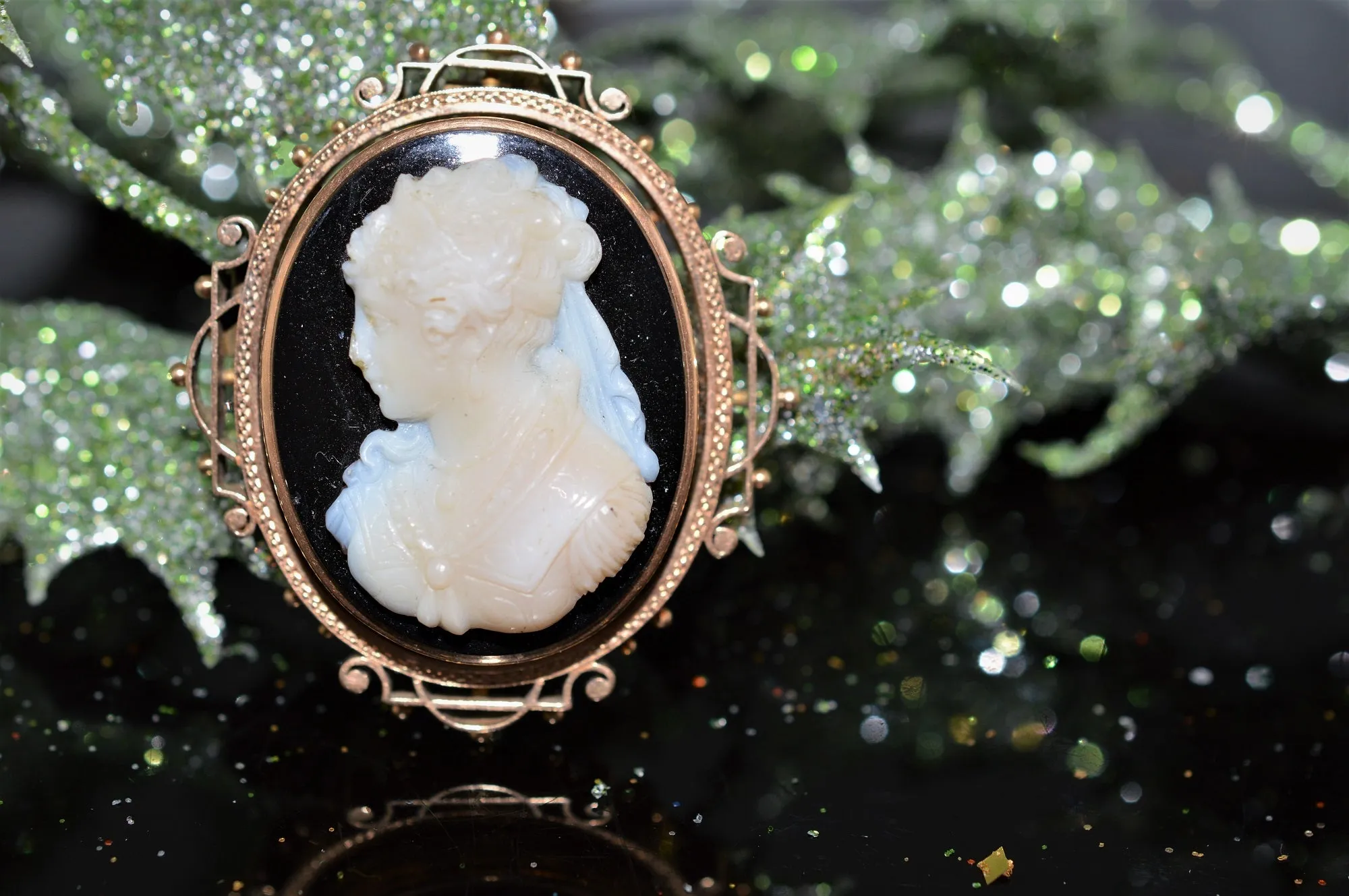 10K and 14K Agate Cameo Gold Mourning Pendant and Brooch