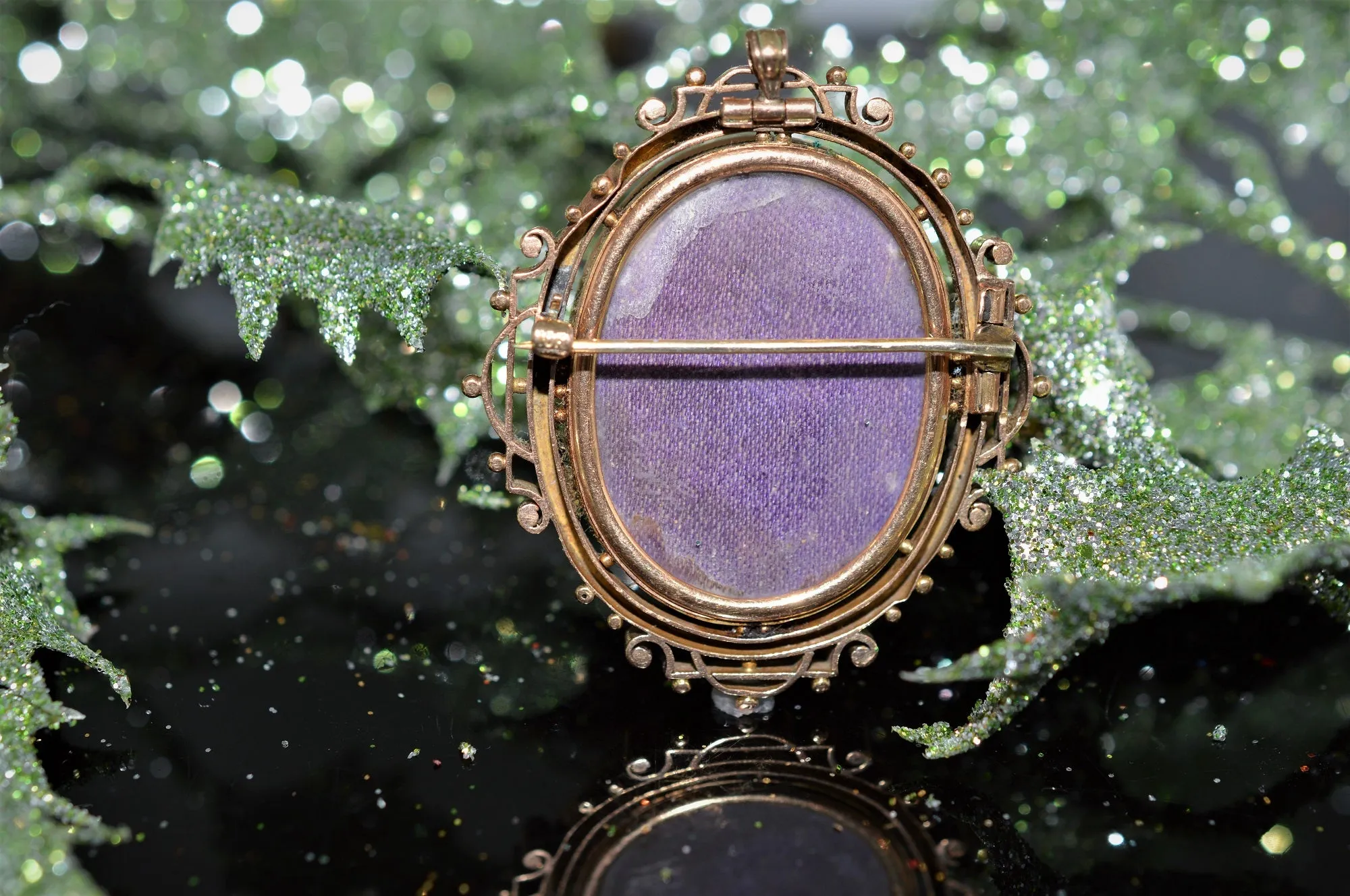 10K and 14K Agate Cameo Gold Mourning Pendant and Brooch
