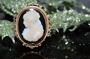 10K and 14K Agate Cameo Gold Mourning Pendant and Brooch