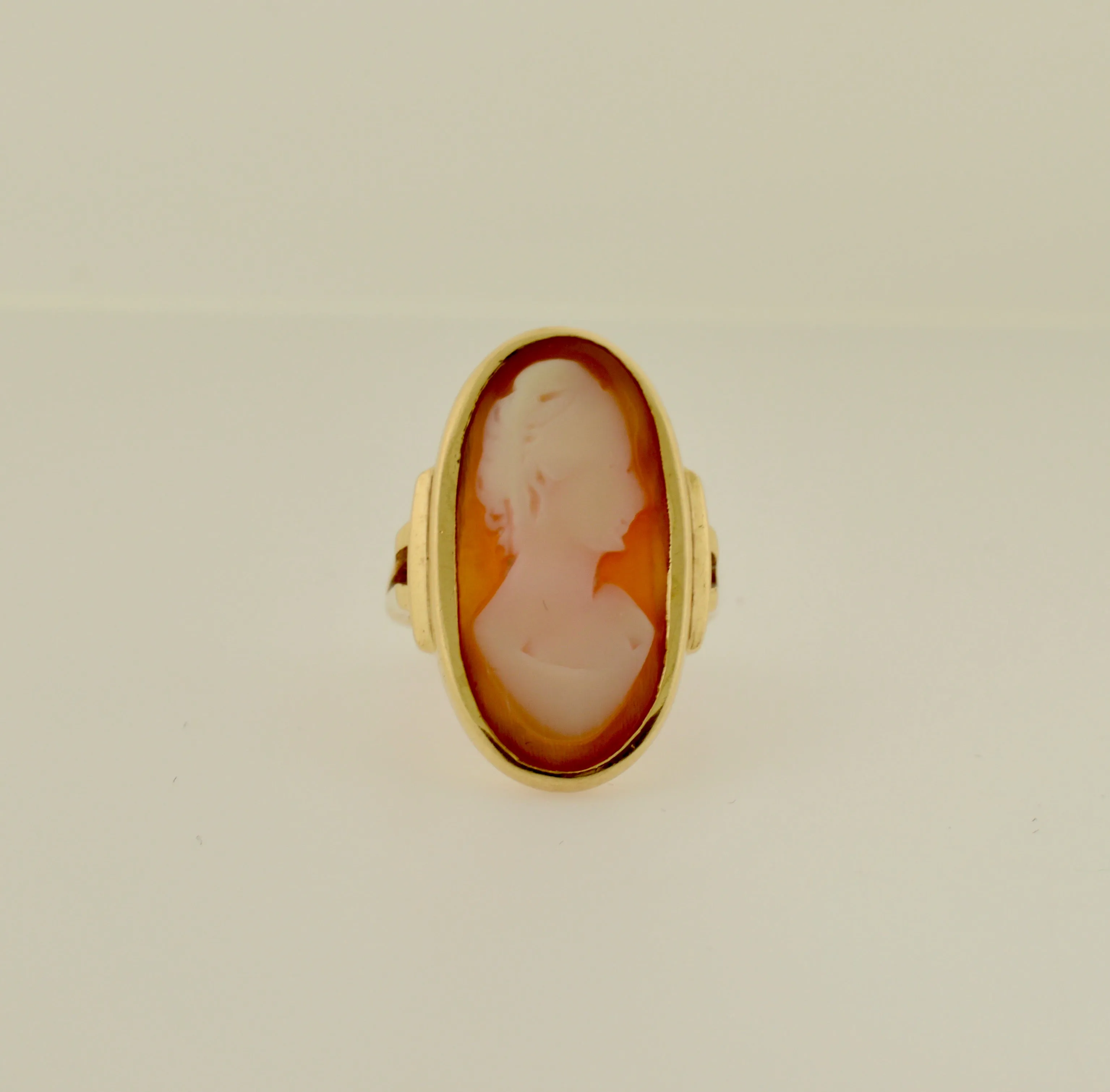 10K Yellow Gold Antique Elongated Shell Cameo Gold Ring