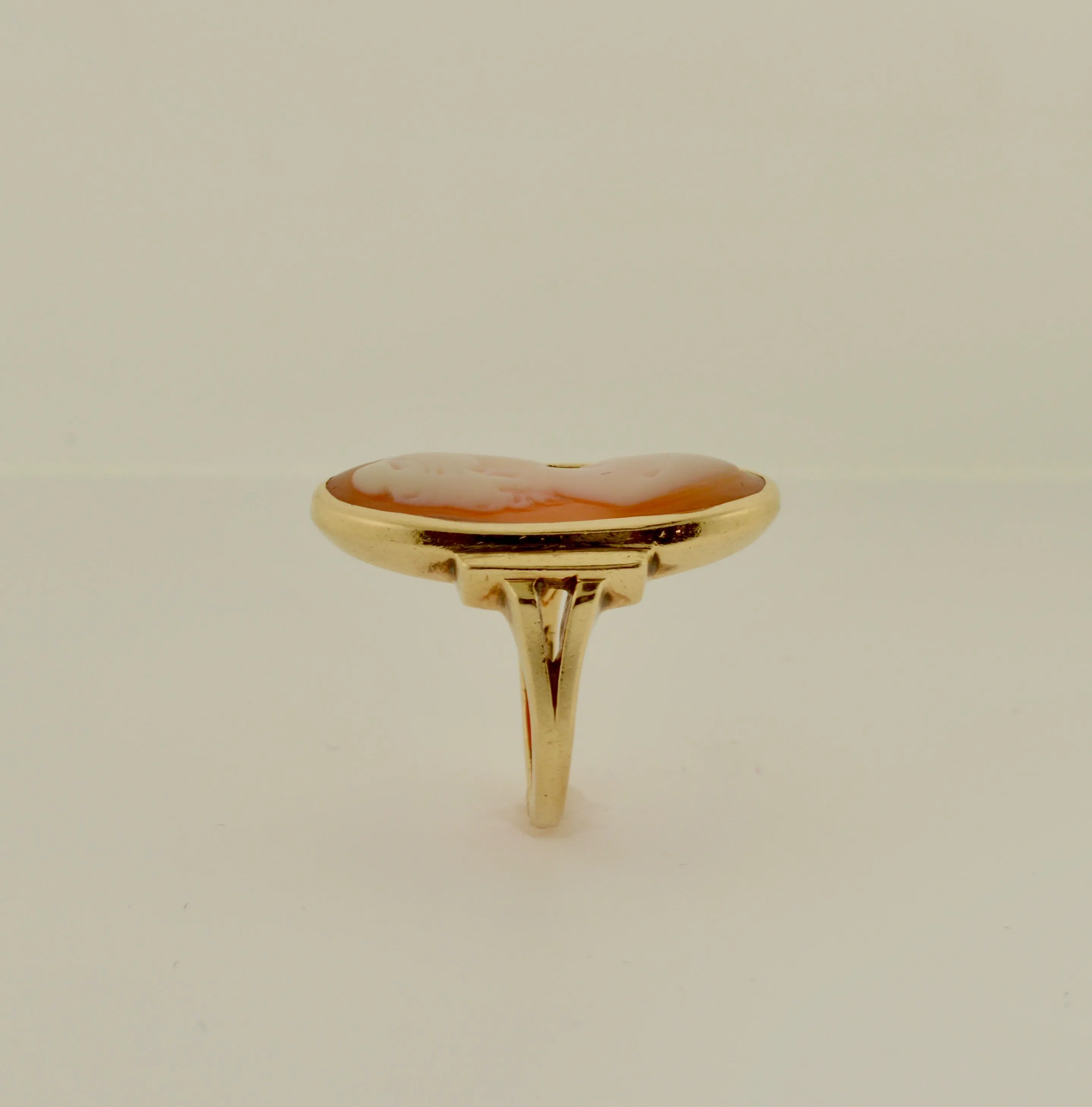 10K Yellow Gold Antique Elongated Shell Cameo Gold Ring