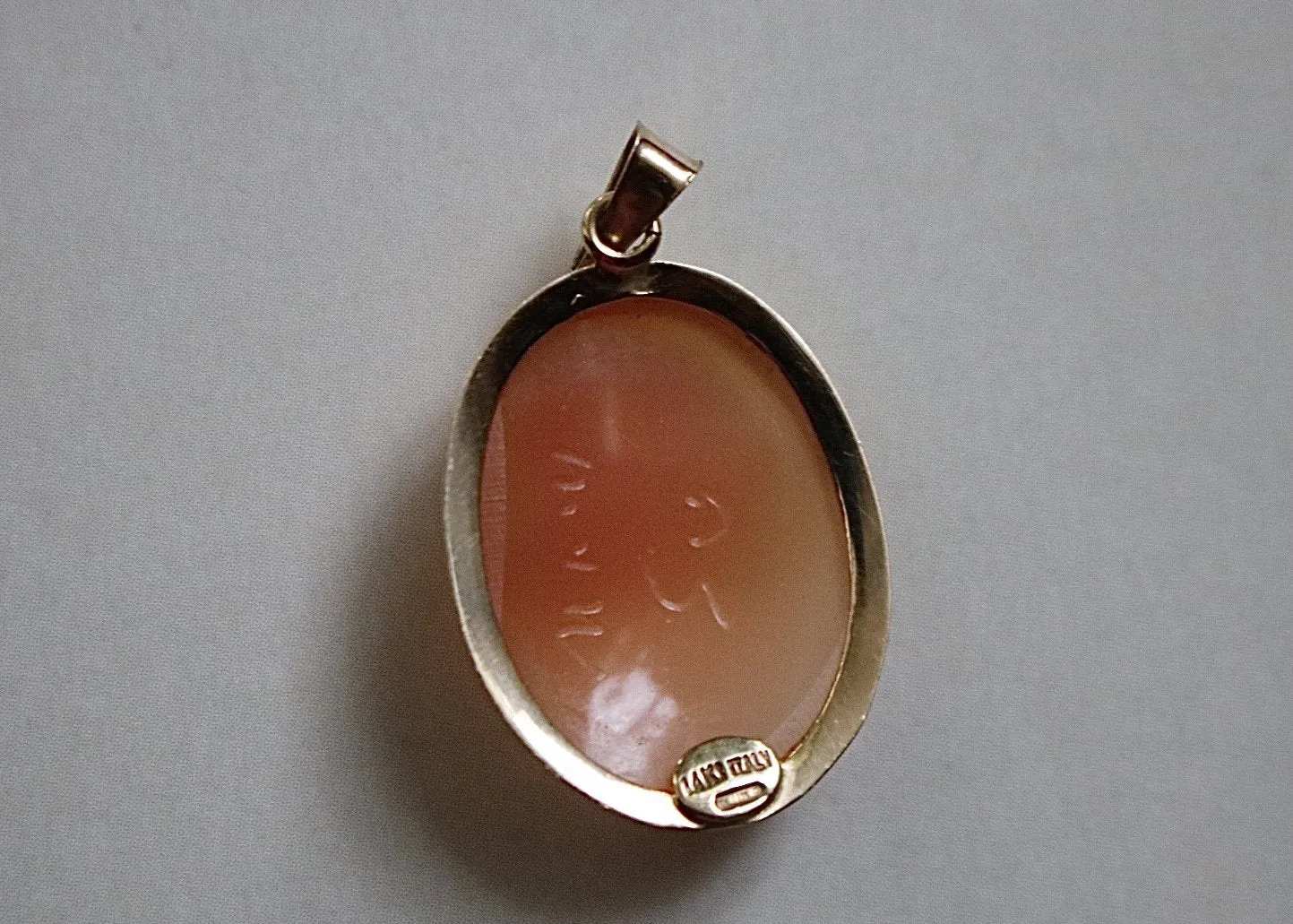 14k Gold Italian Shell Cameo Pendant