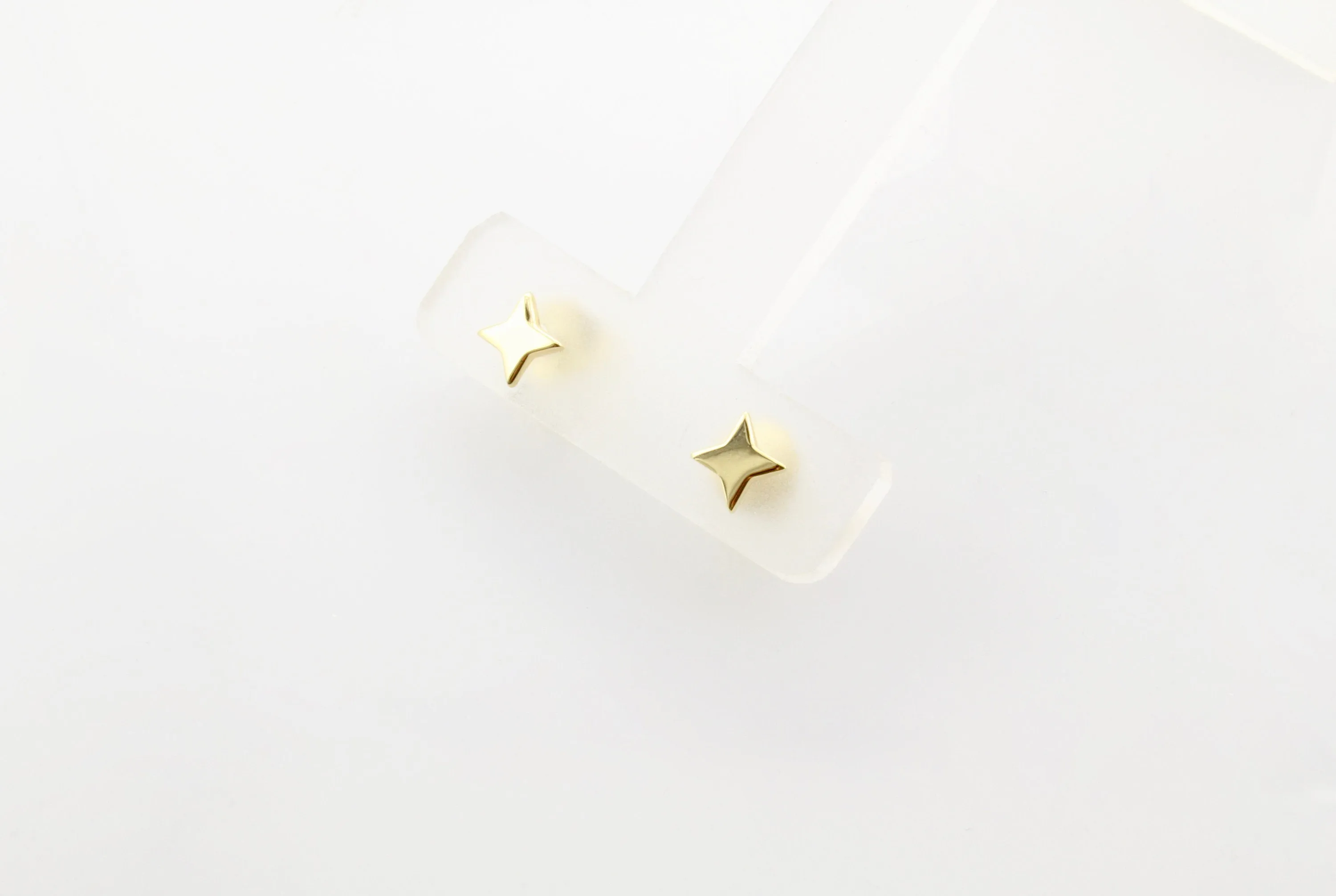 14K Gold Twinkle Stud Earrings