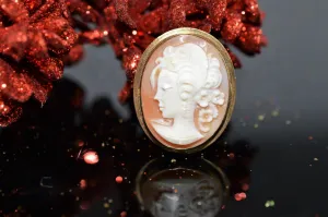 18k Yellow Gold Oval Shell Cameo Brooch and Pendant