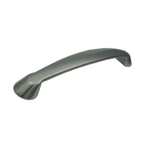 7¼” pull handle made of solid brass.
