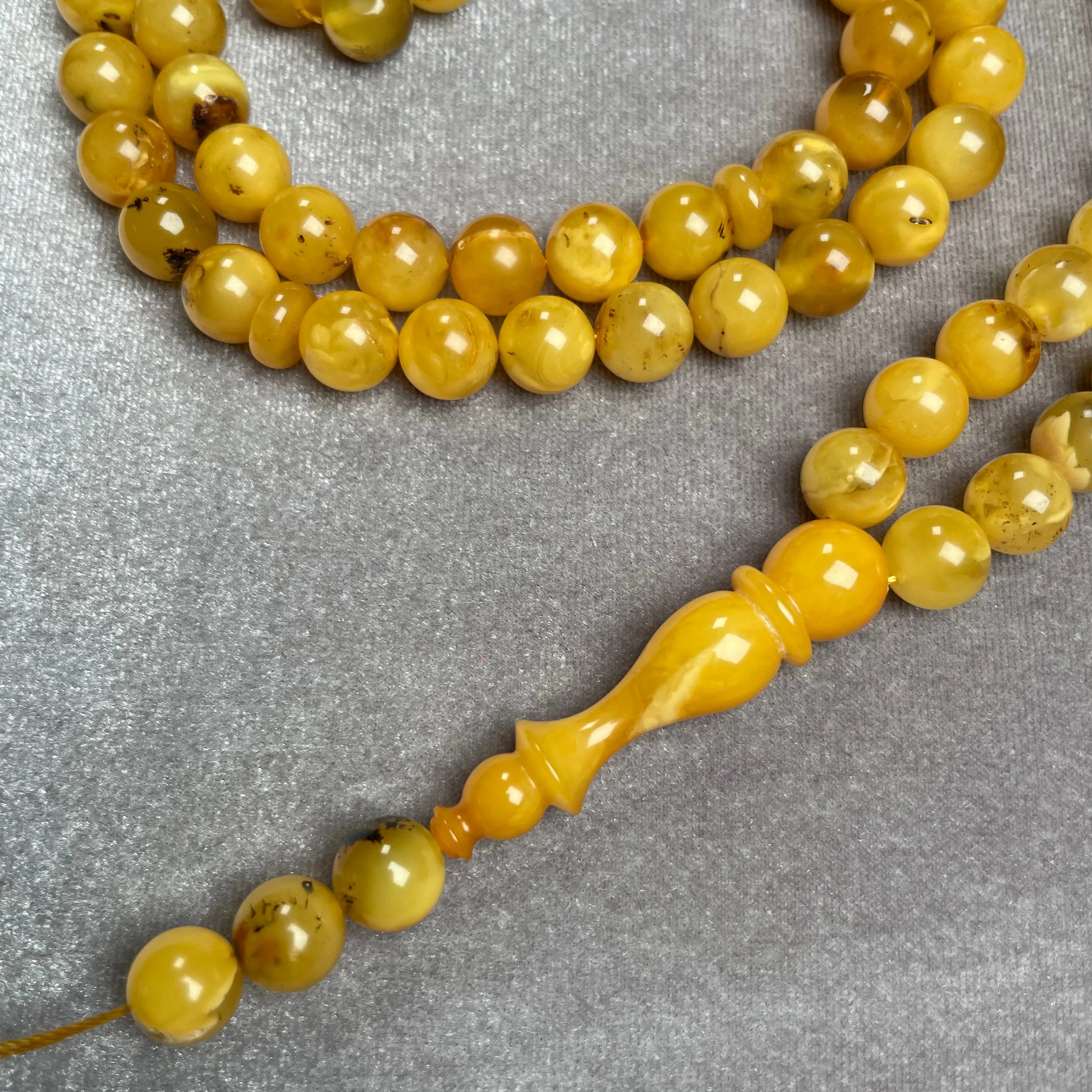 ANTIQUE AMBER MISBAHA 9mm 42,7g