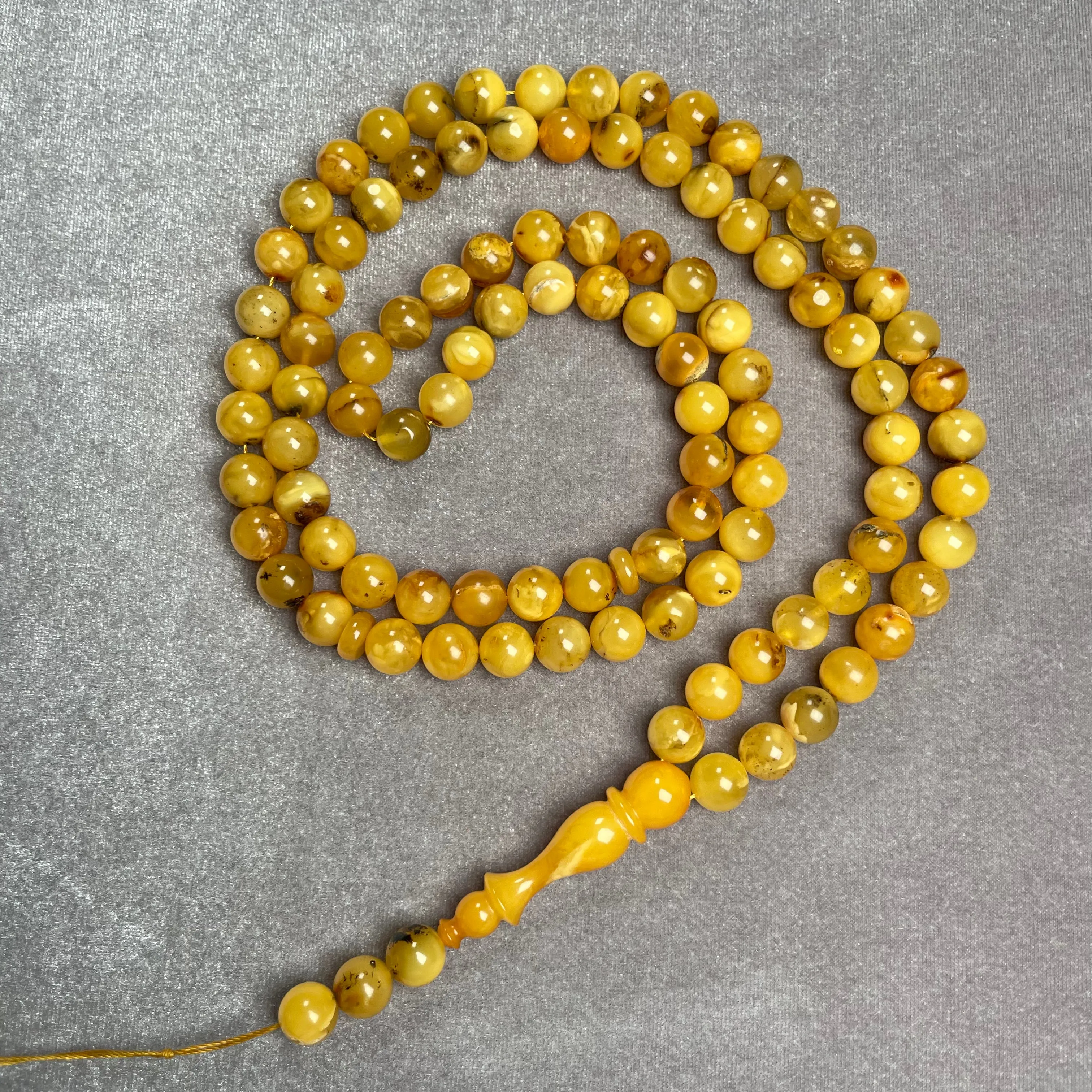 ANTIQUE AMBER MISBAHA 9mm 42,7g