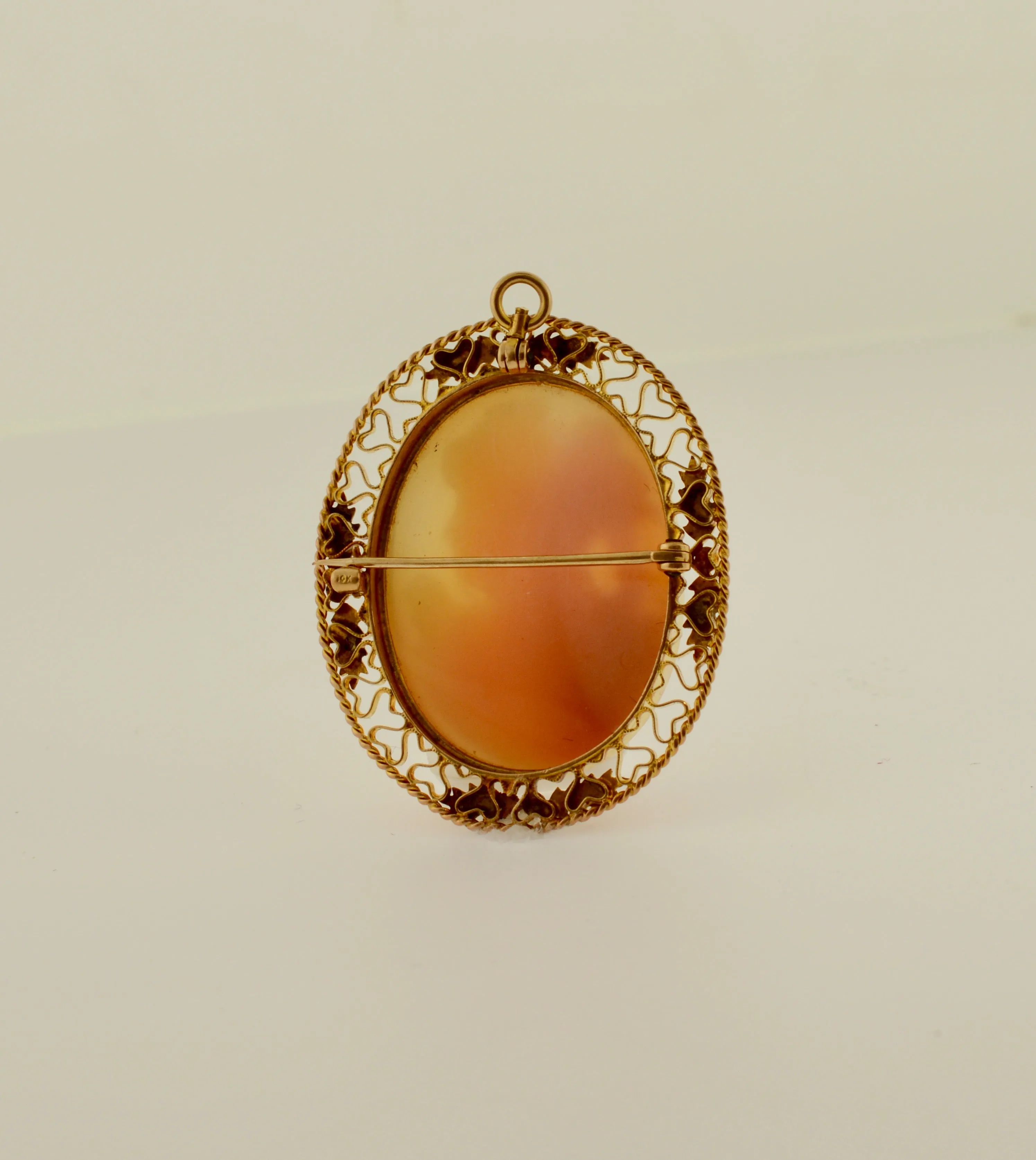 Antique Shell Cameo Gold Brooch/Pendant with Filigree Border