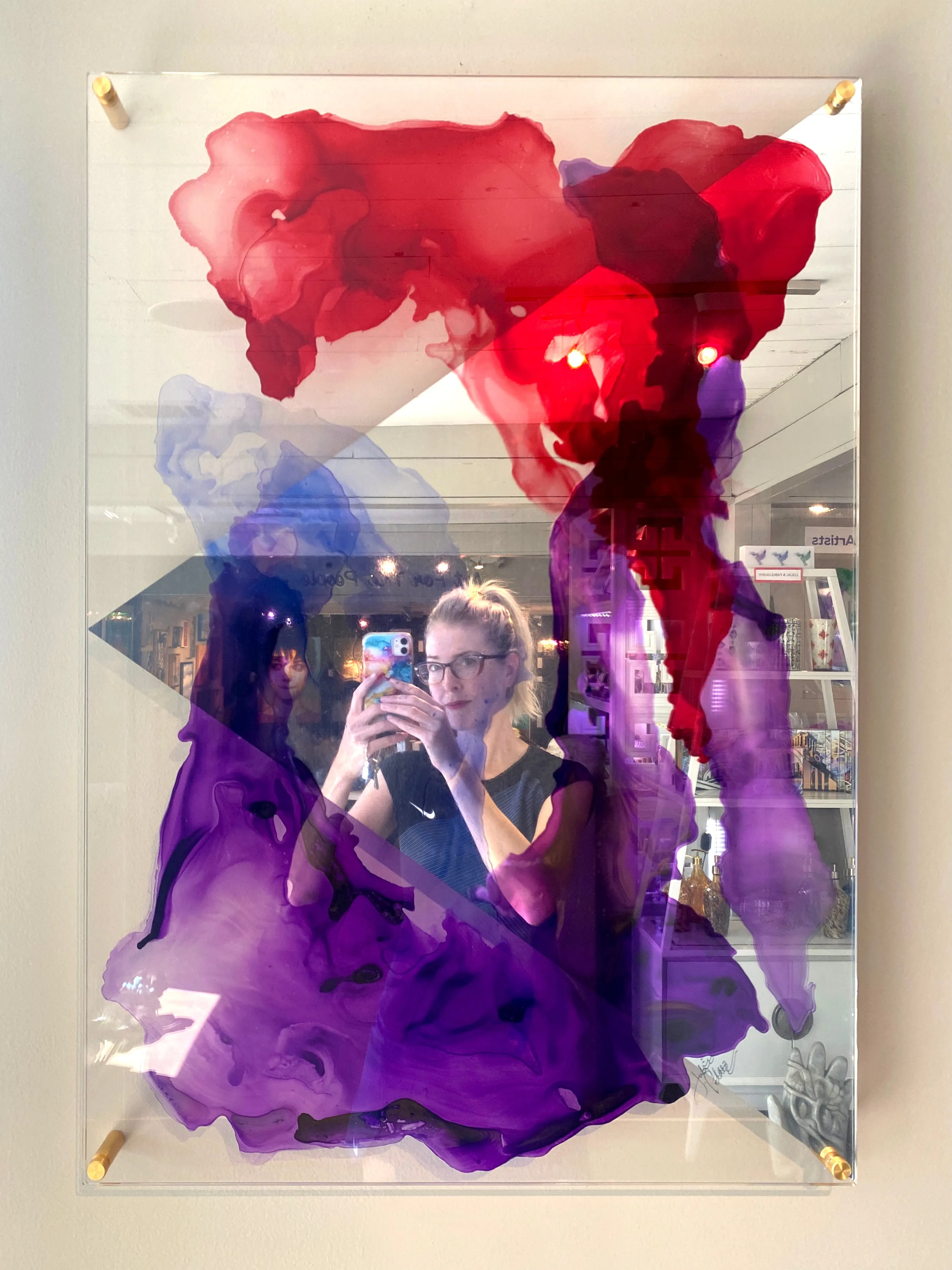 Aura 4: Violet, Red