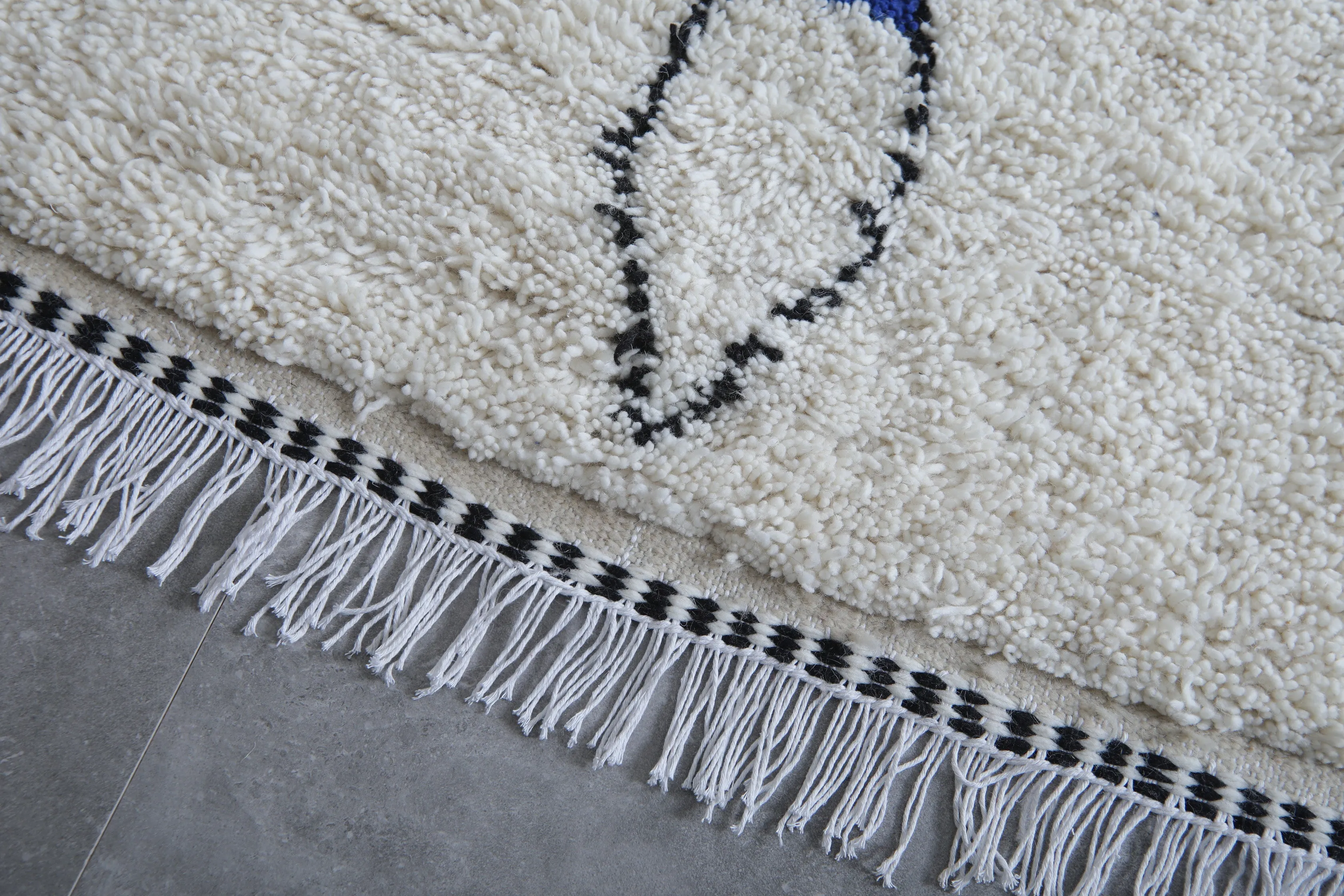 Azilal Berber rug - Moroccan Beni ourain rug - Wool rug