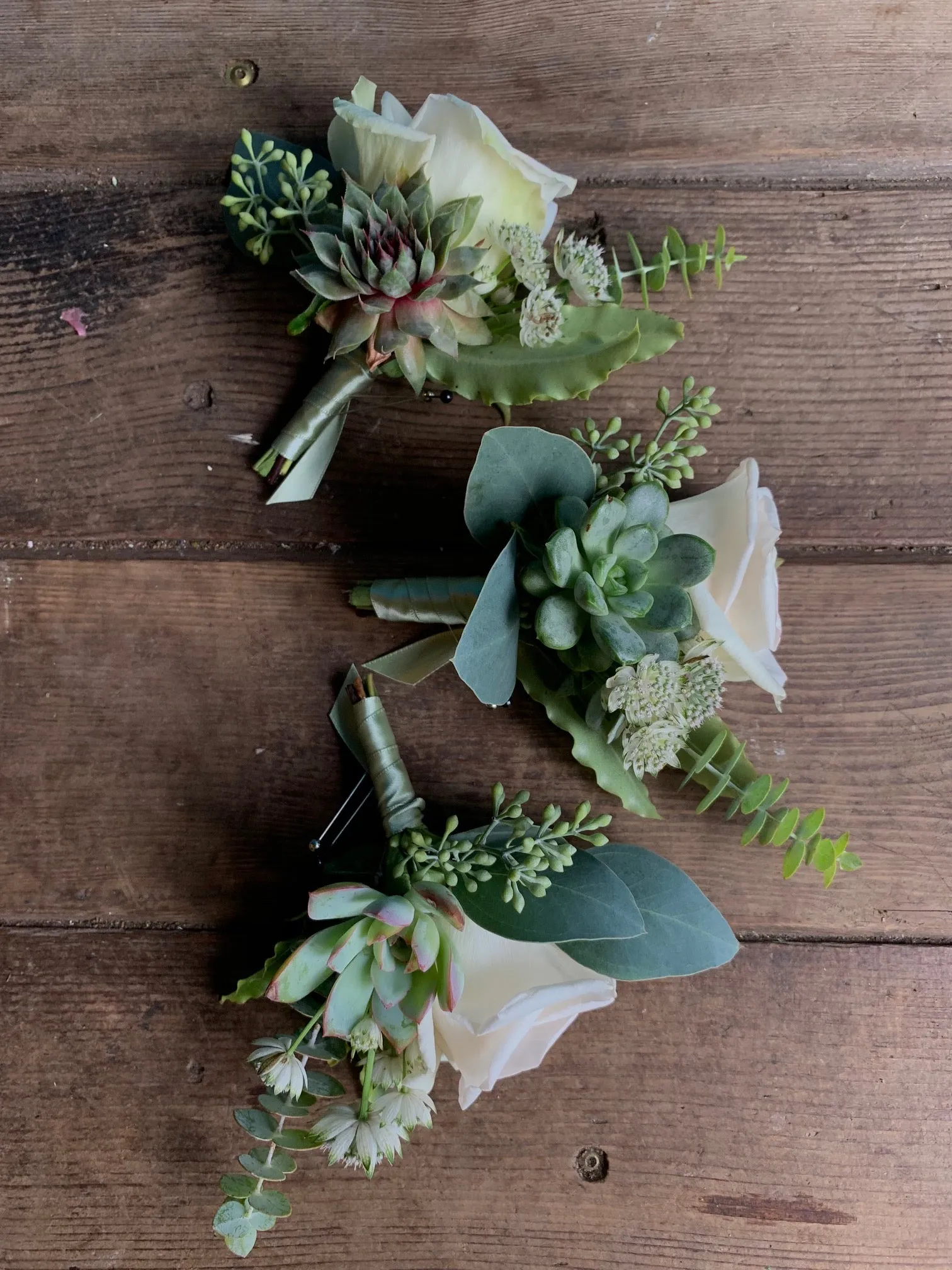 Boutonniere, small event order ($1500 minimum)