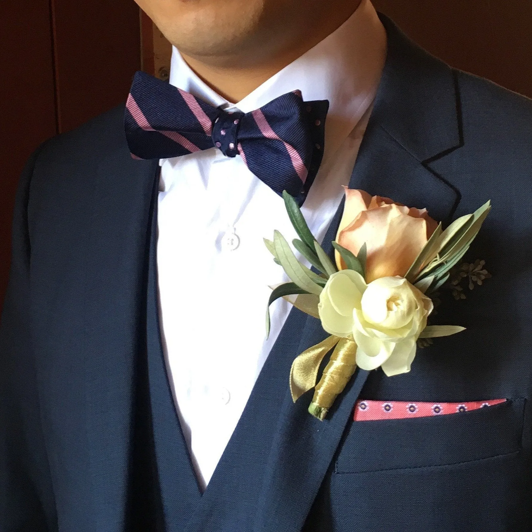 Boutonniere, small event order ($1500 minimum)