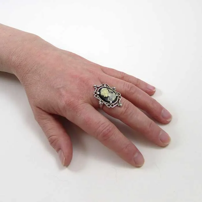 Classic Cameo Ring
