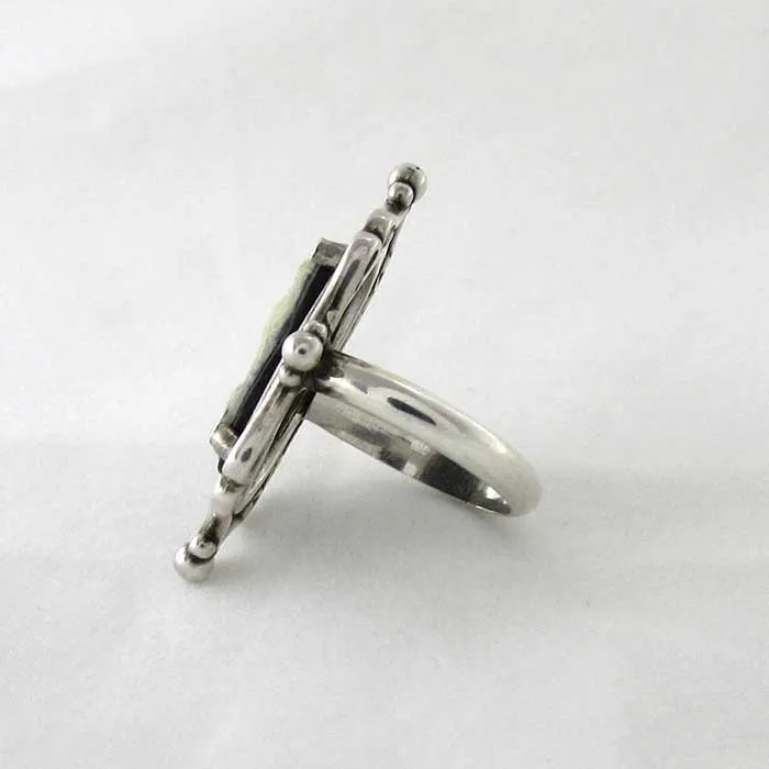 Classic Cameo Ring