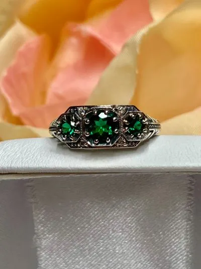 D161, Tiny 3 Stone Edwardian Ring, Vintage Jewelry Design#D161