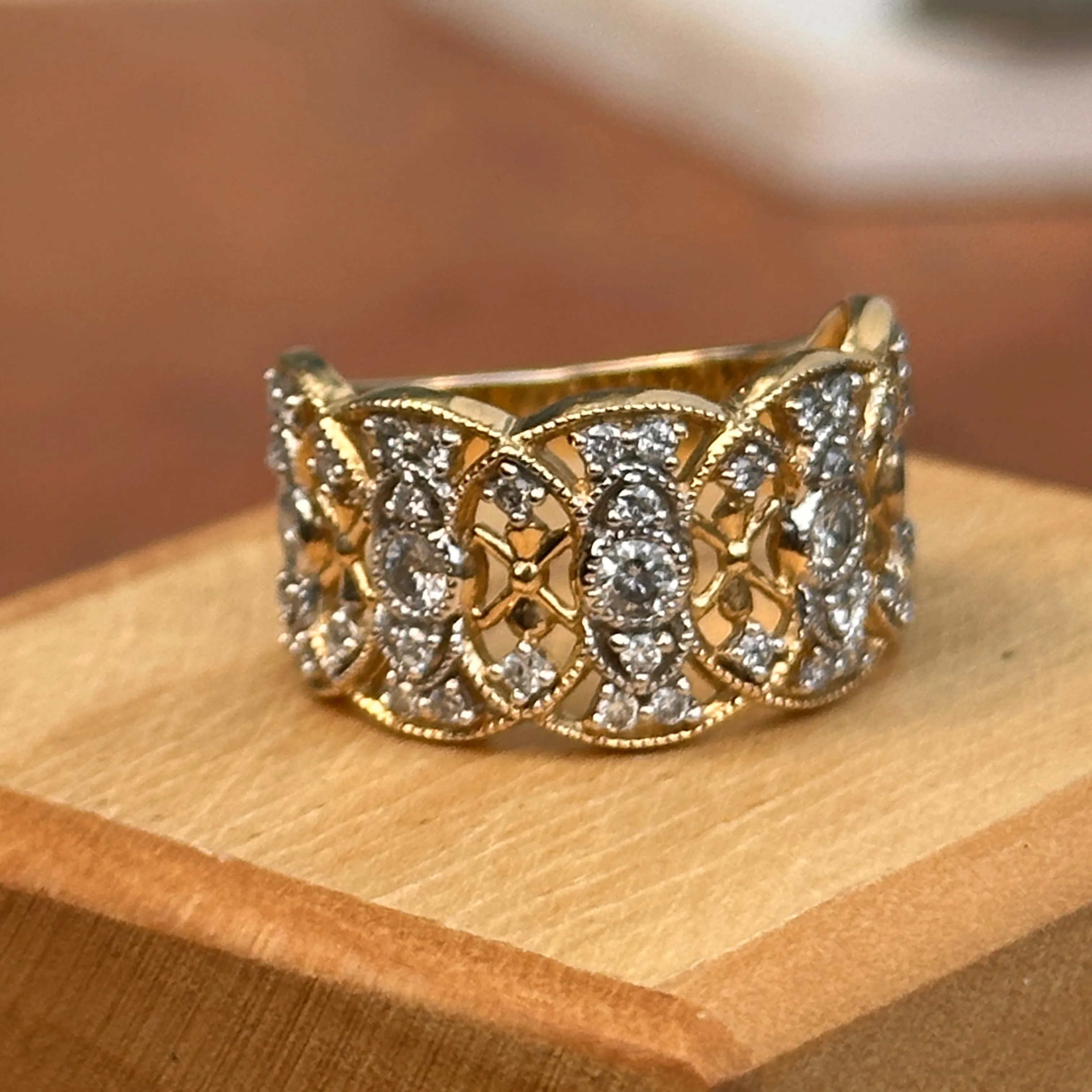 Estate 14KT White   Yellow Gold Diamond Filigree Band Ring