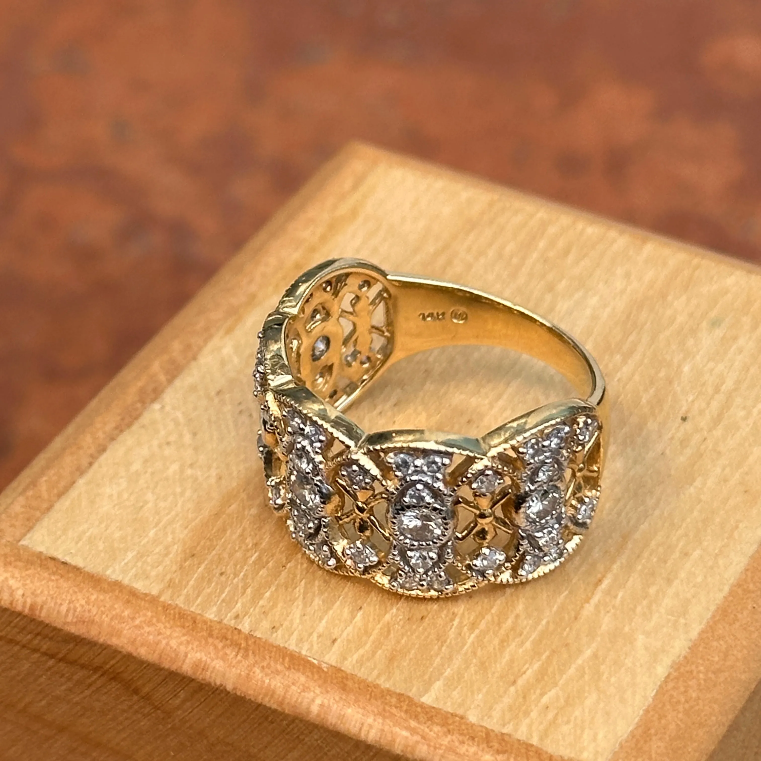 Estate 14KT White   Yellow Gold Diamond Filigree Band Ring