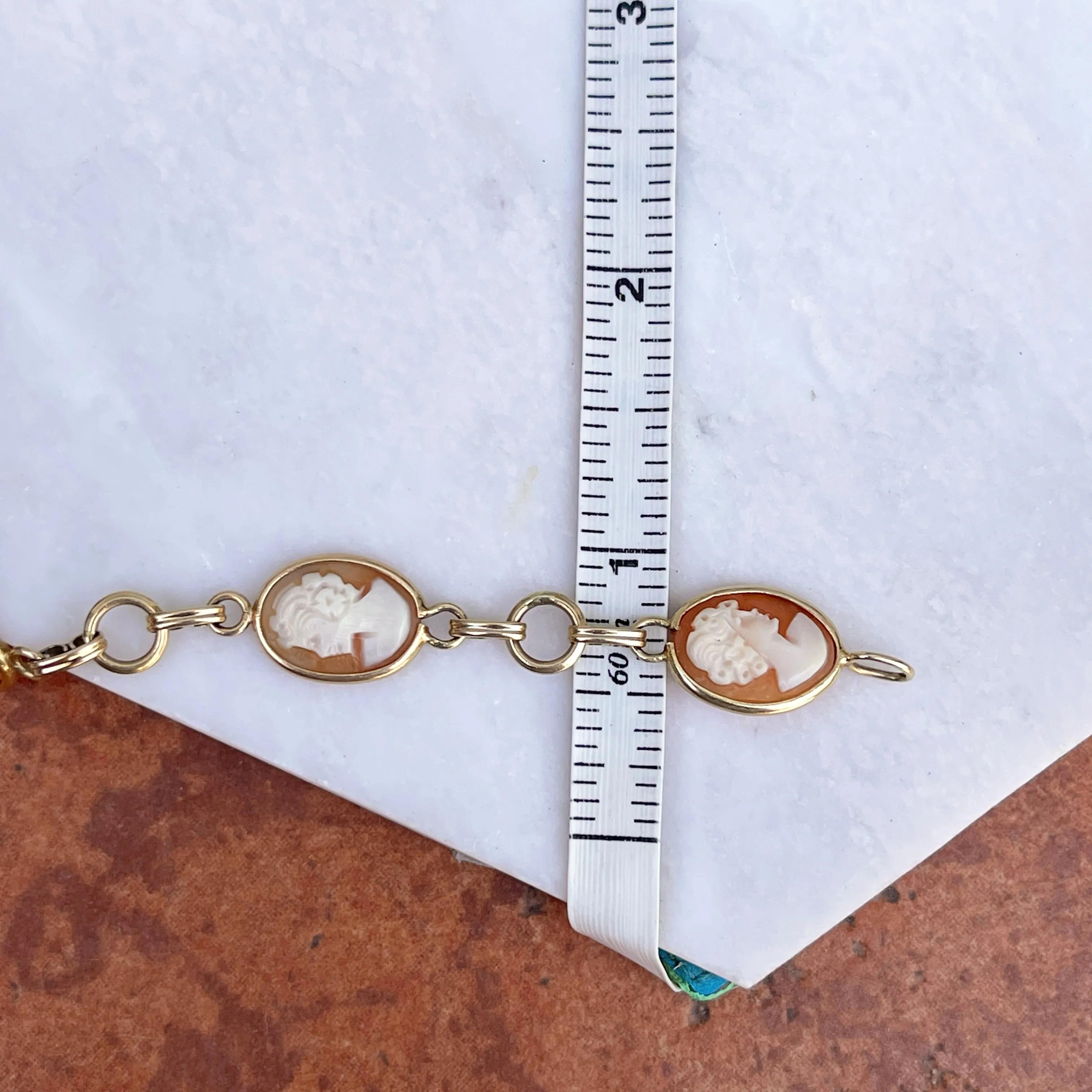 Estate 14KT Yellow Gold Carved Oval Cameo Link Bracelet