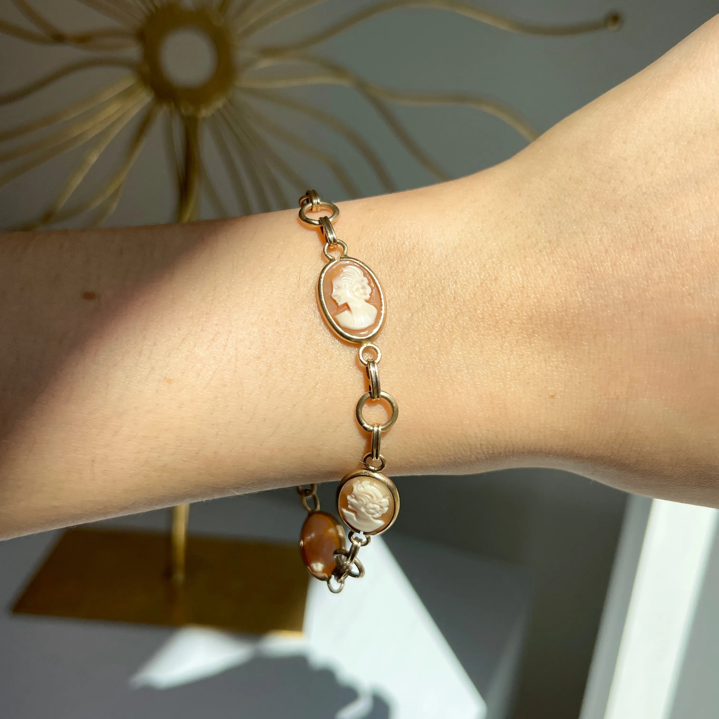 Estate 14KT Yellow Gold Carved Oval Cameo Link Bracelet