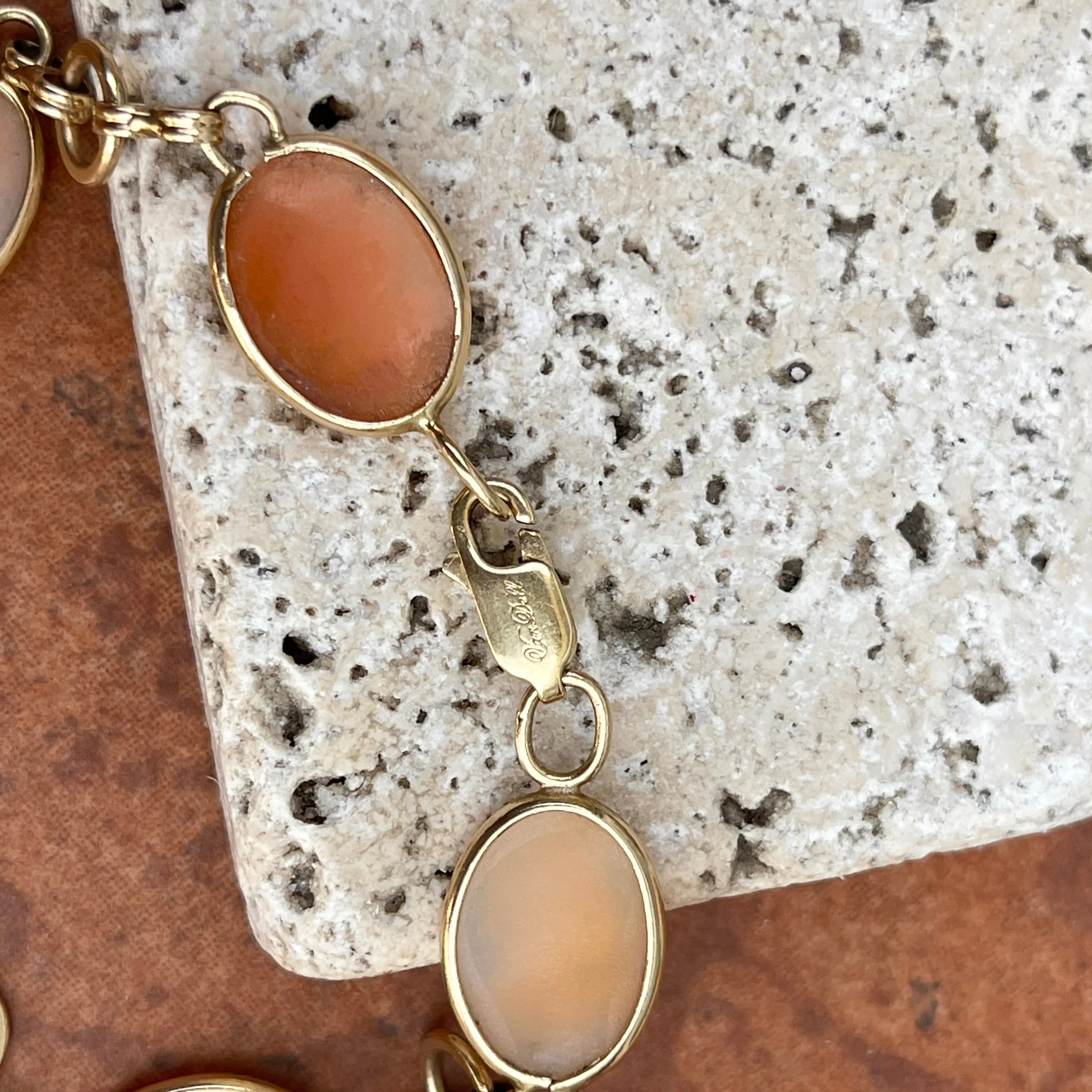 Estate 14KT Yellow Gold Carved Oval Cameo Link Bracelet