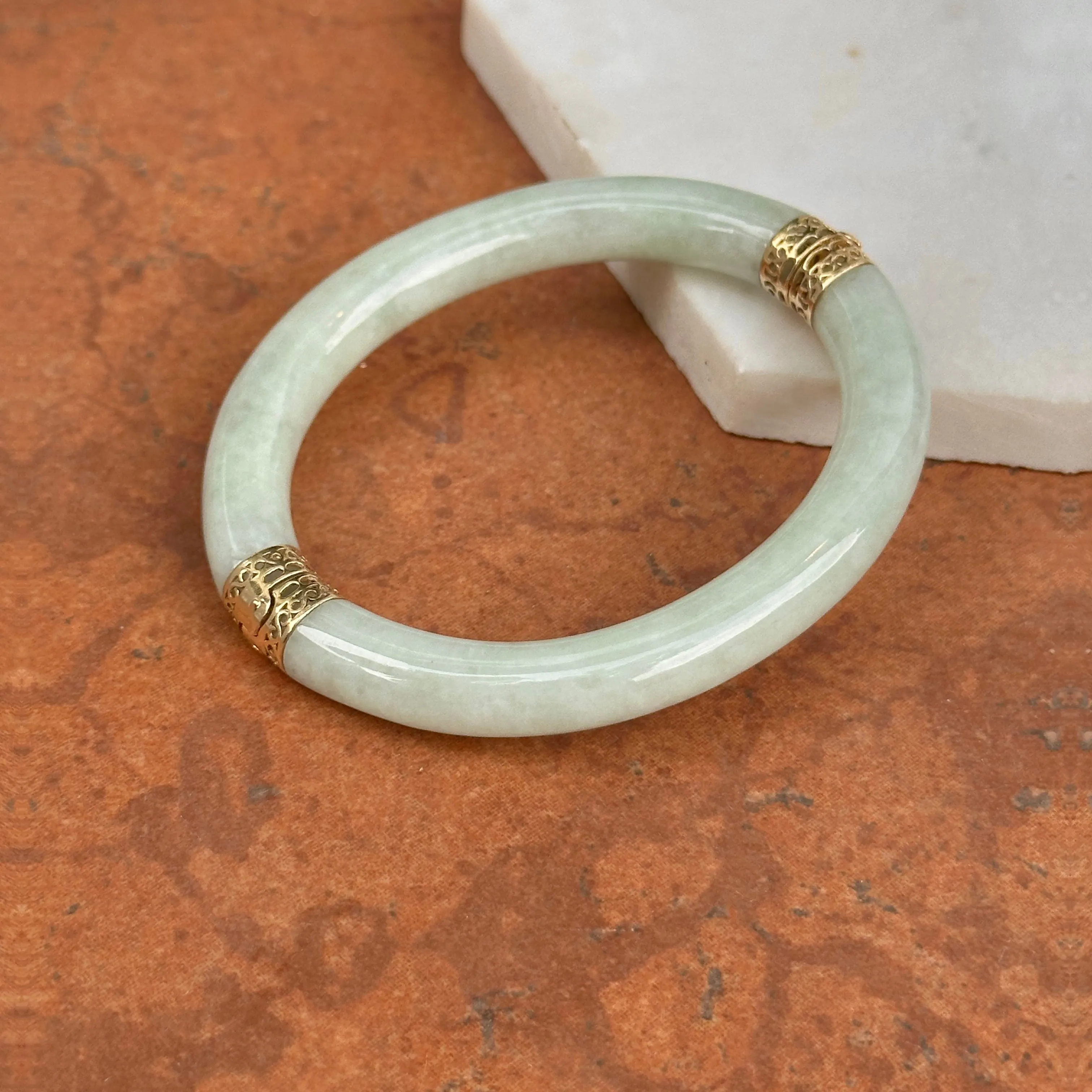 Estate 14KT Yellow Gold Filigree Jadeite Oval Bangle Bracelet