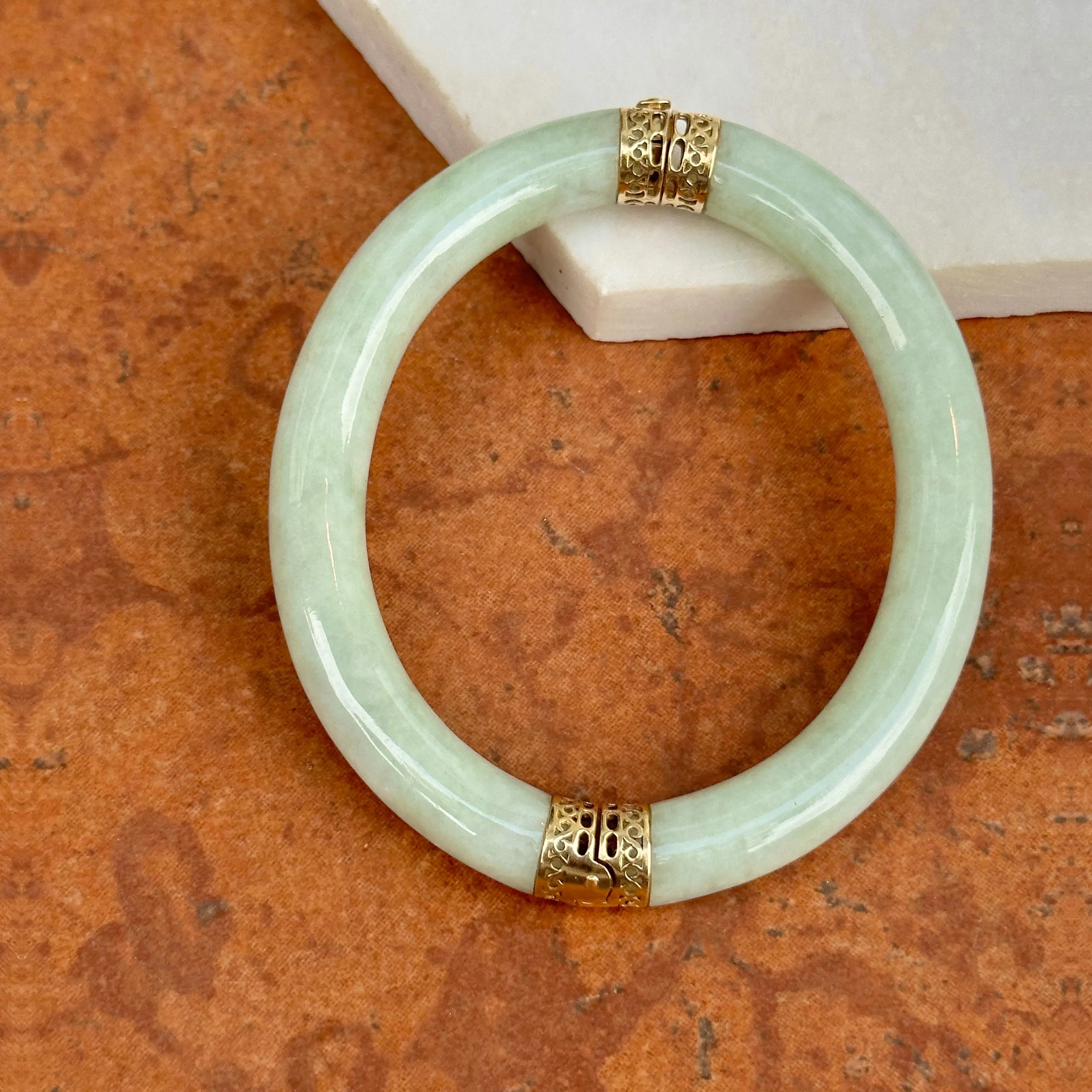 Estate 14KT Yellow Gold Filigree Jadeite Oval Bangle Bracelet