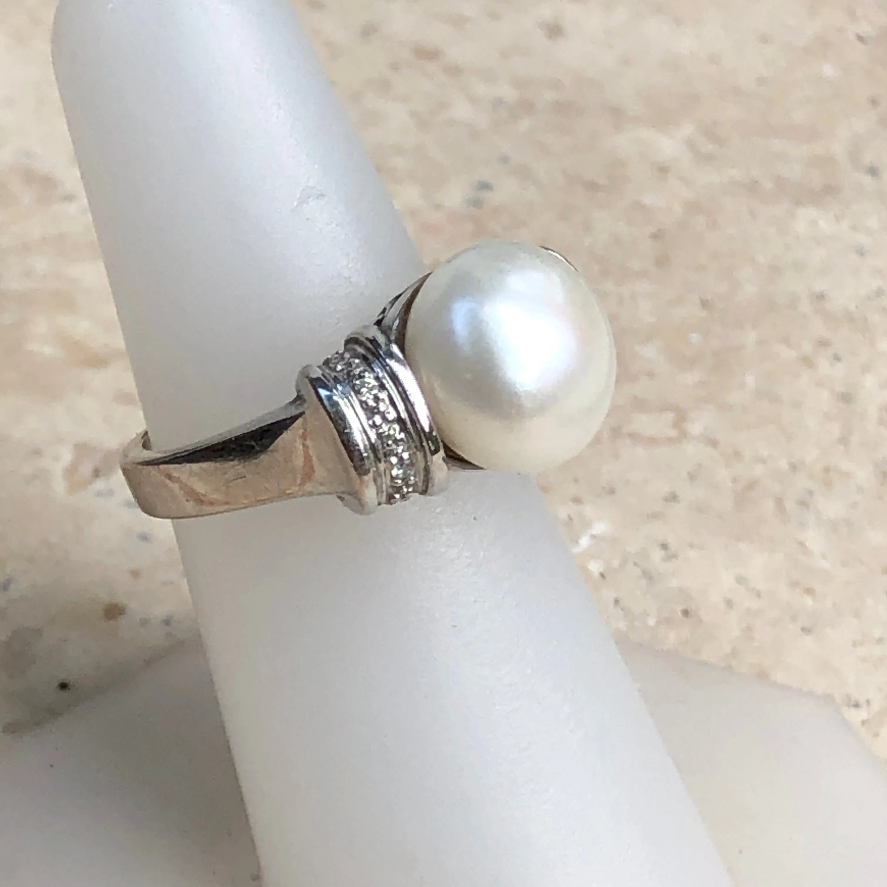 Estate 18KT White Gold Freshwater Pearl   Diamond Ring