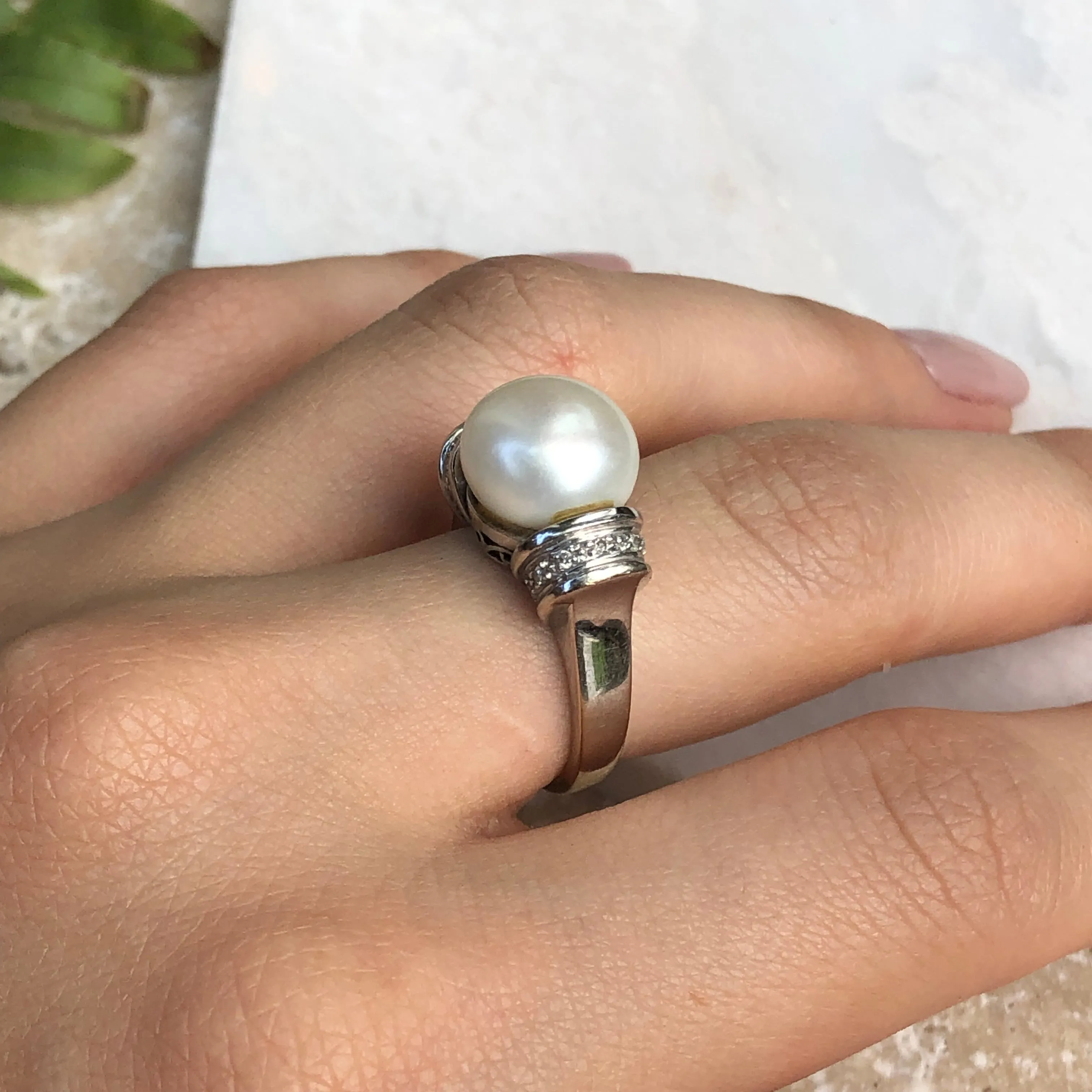 Estate 18KT White Gold Freshwater Pearl   Diamond Ring