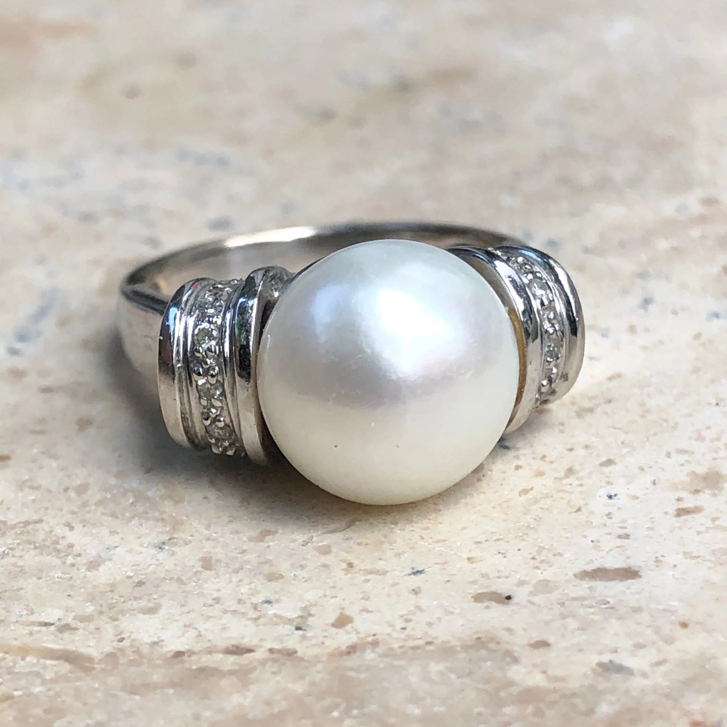 Estate 18KT White Gold Freshwater Pearl   Diamond Ring