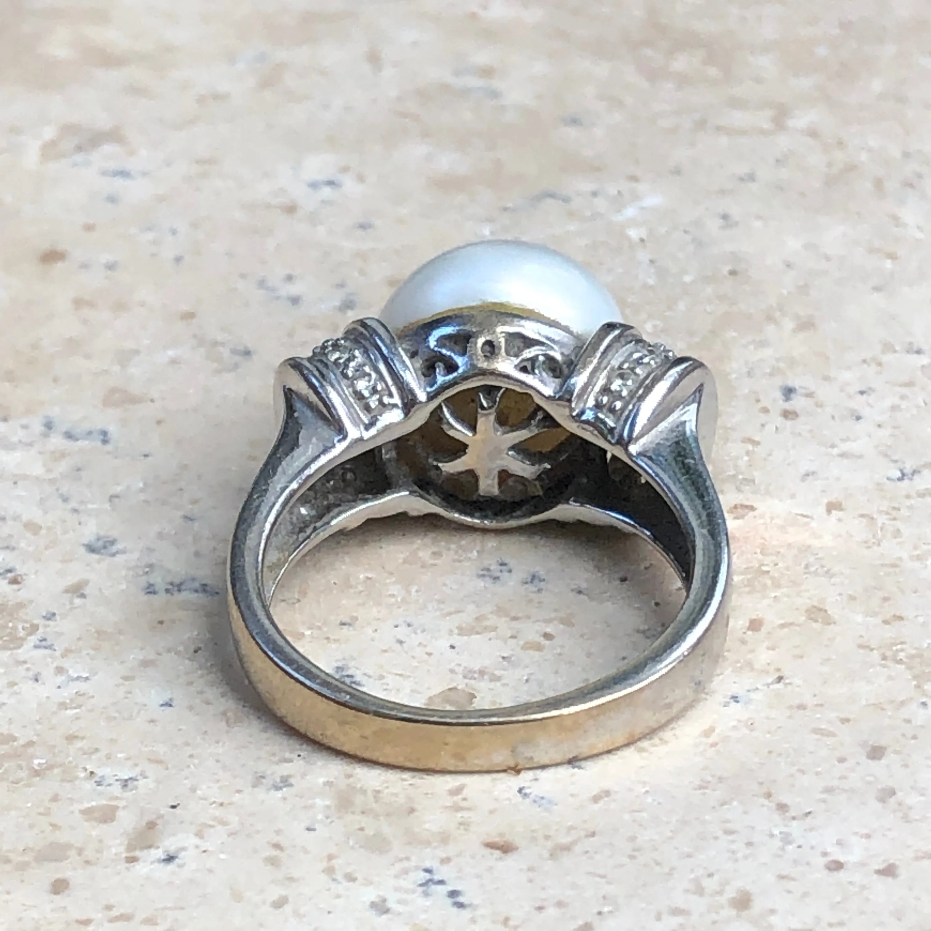 Estate 18KT White Gold Freshwater Pearl   Diamond Ring