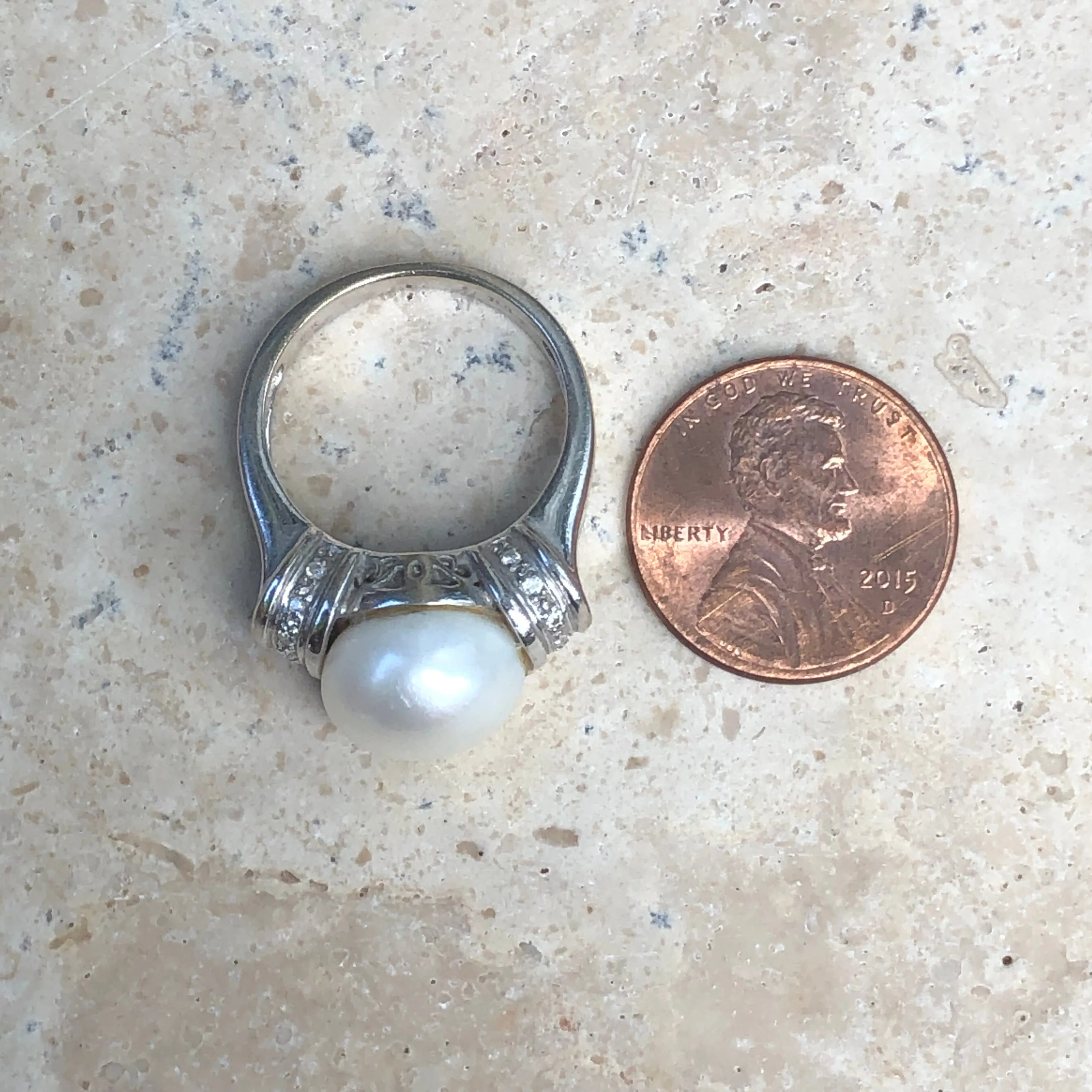 Estate 18KT White Gold Freshwater Pearl   Diamond Ring