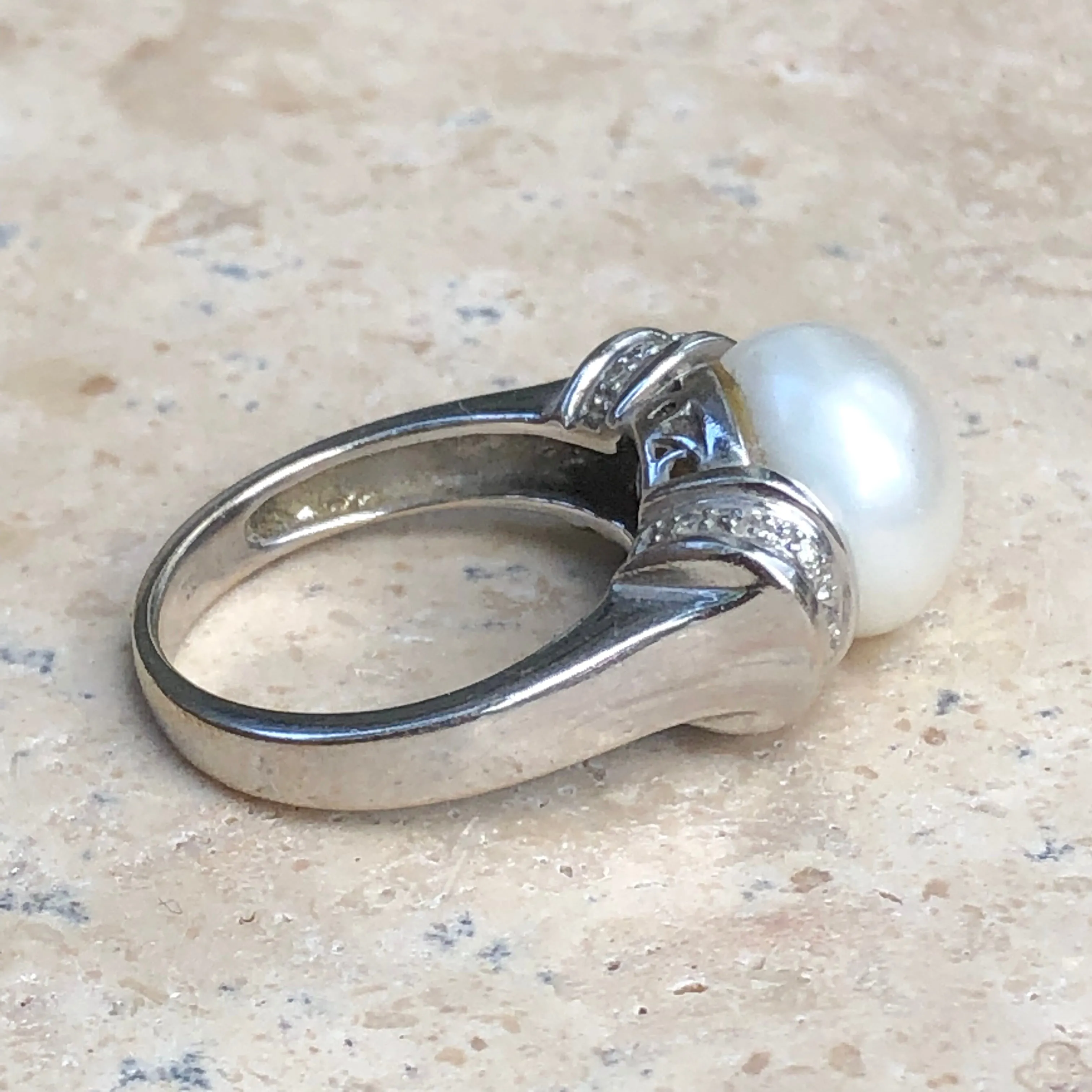 Estate 18KT White Gold Freshwater Pearl   Diamond Ring