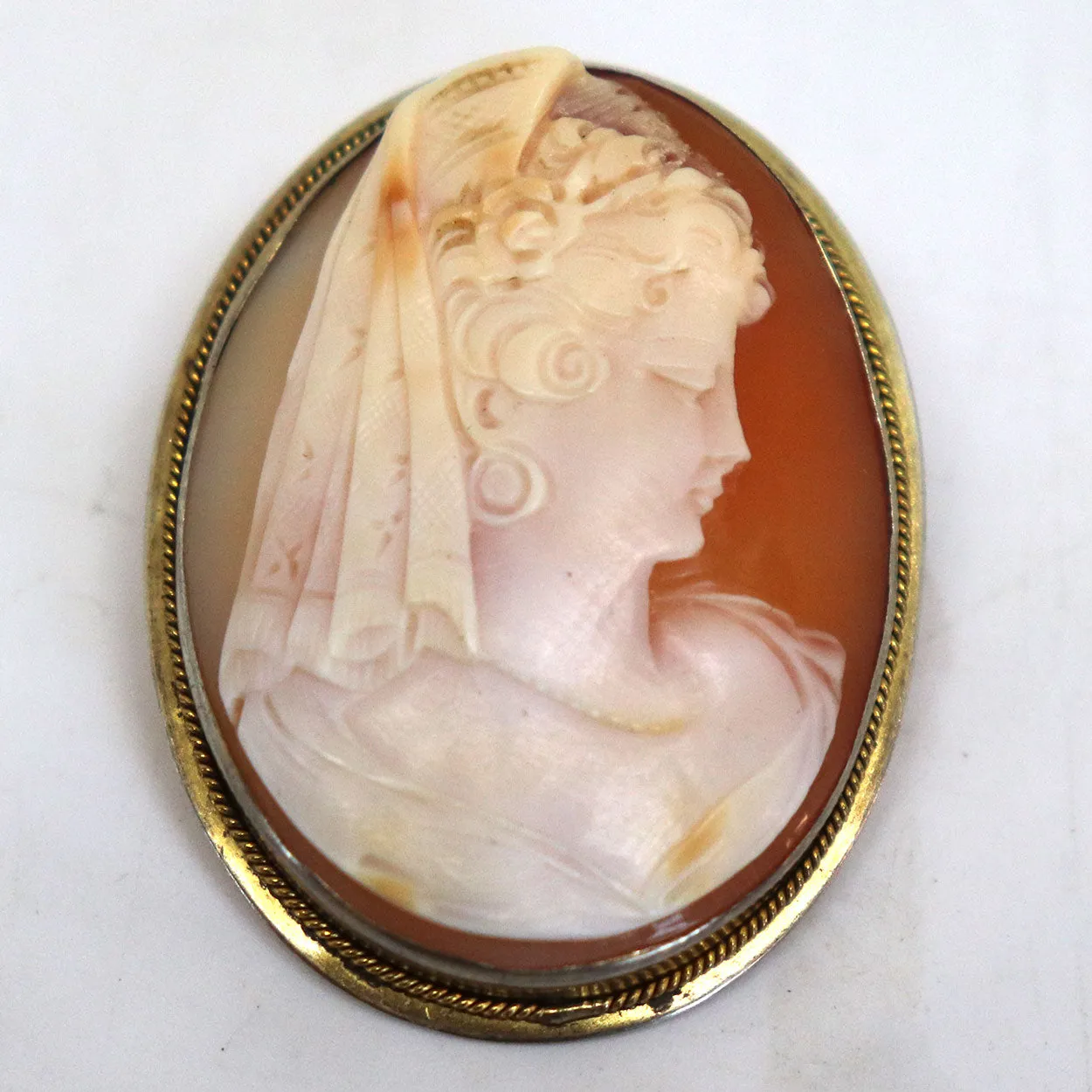 Italian Art Nouveau Gold Filled Cameo Brooch / Necklace Pendant of a Lady