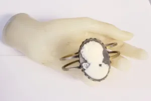 Le Creme Cameo Bracelet