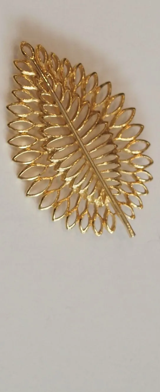 Leaf Me Beautiful Vintage Brooch