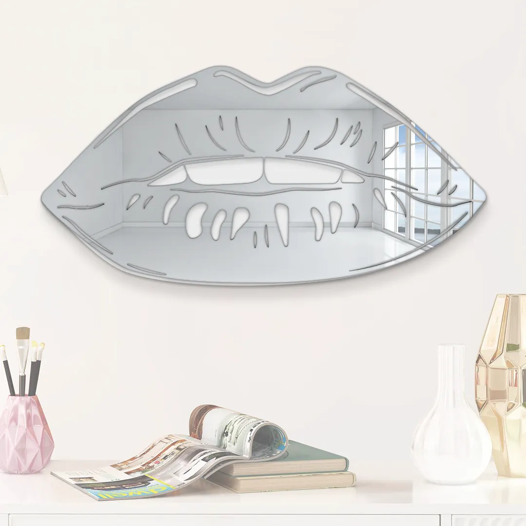 Lips Mirror Decor