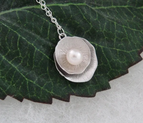 Lotus Leaf Pearl Necklace