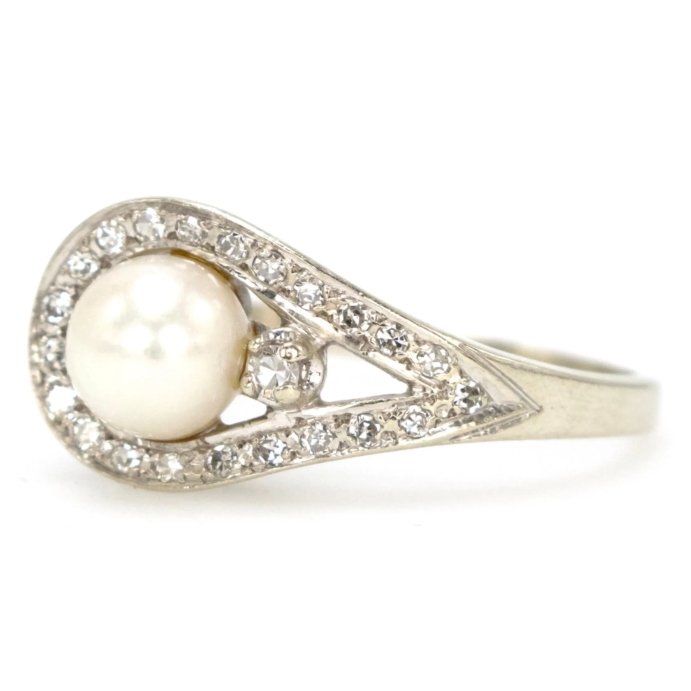 Midcentury Asymmetric Pearl and Diamond 14K White Gold Knot Ring