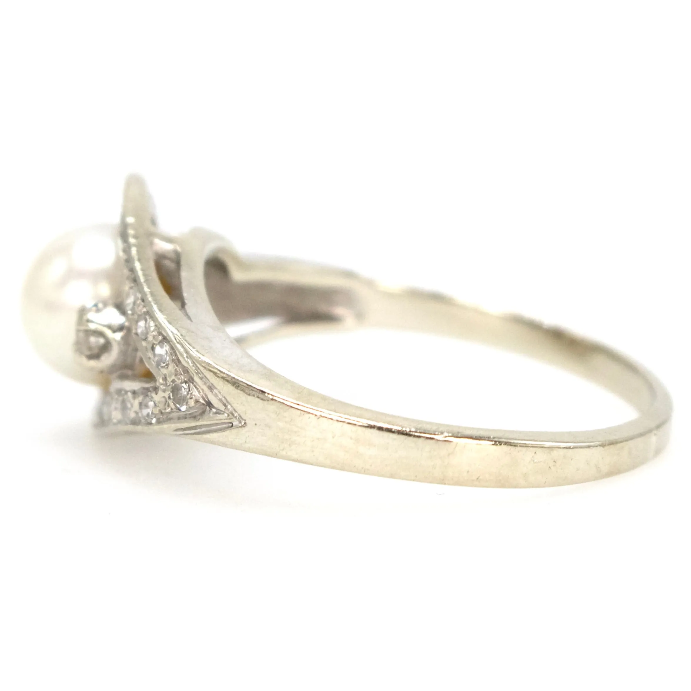 Midcentury Asymmetric Pearl and Diamond 14K White Gold Knot Ring