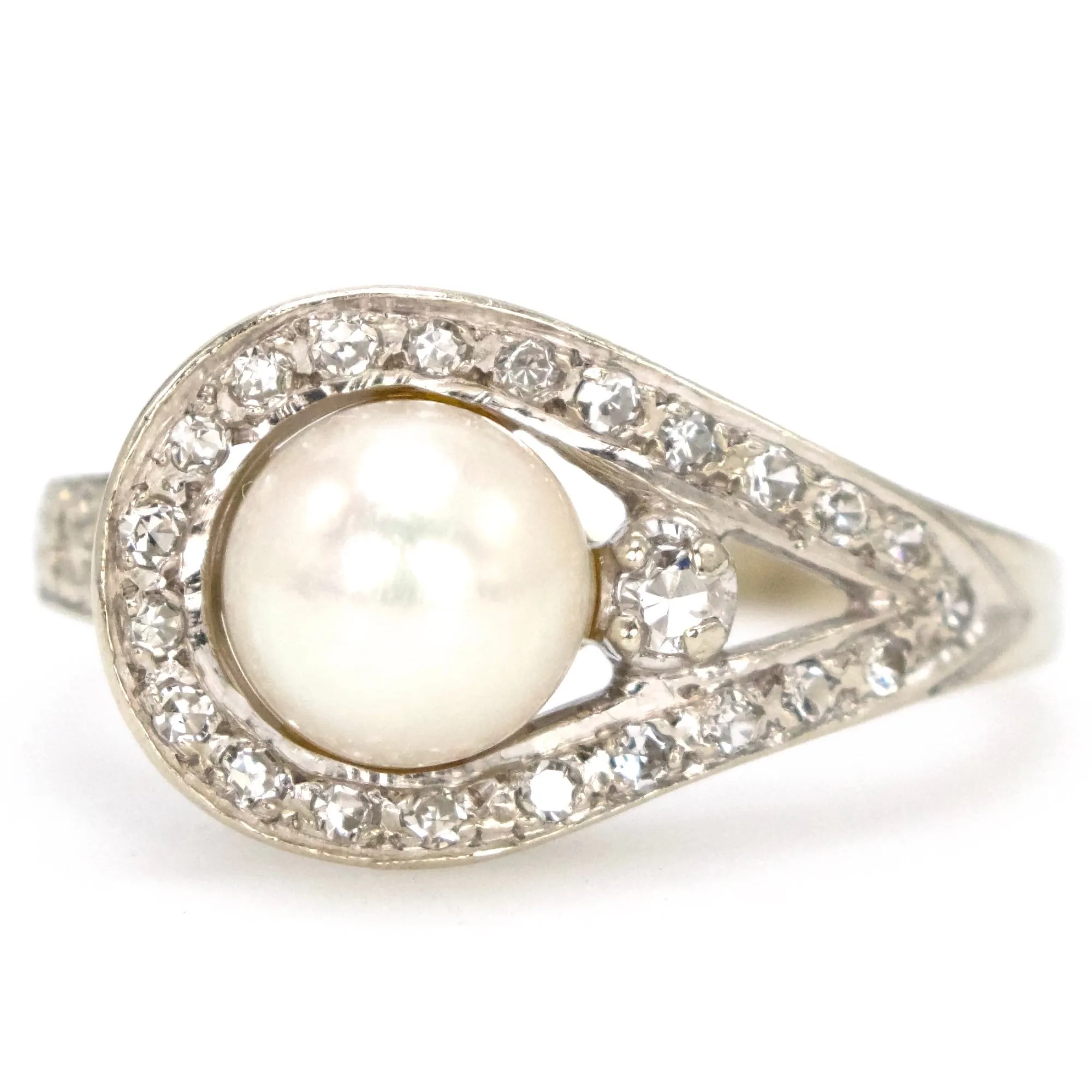 Midcentury Asymmetric Pearl and Diamond 14K White Gold Knot Ring
