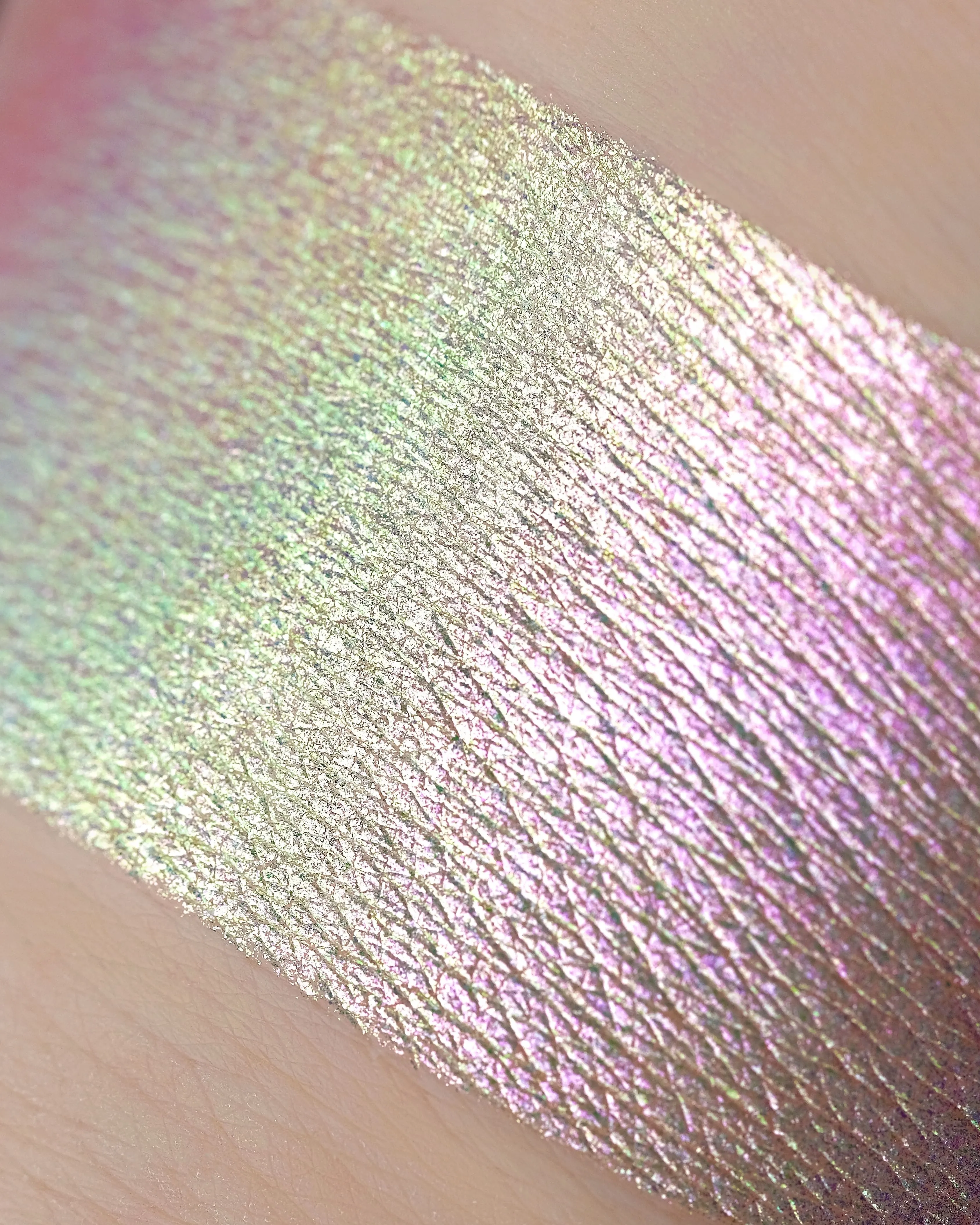 Nightgown Opal Multichrome Loose Eyeshadow