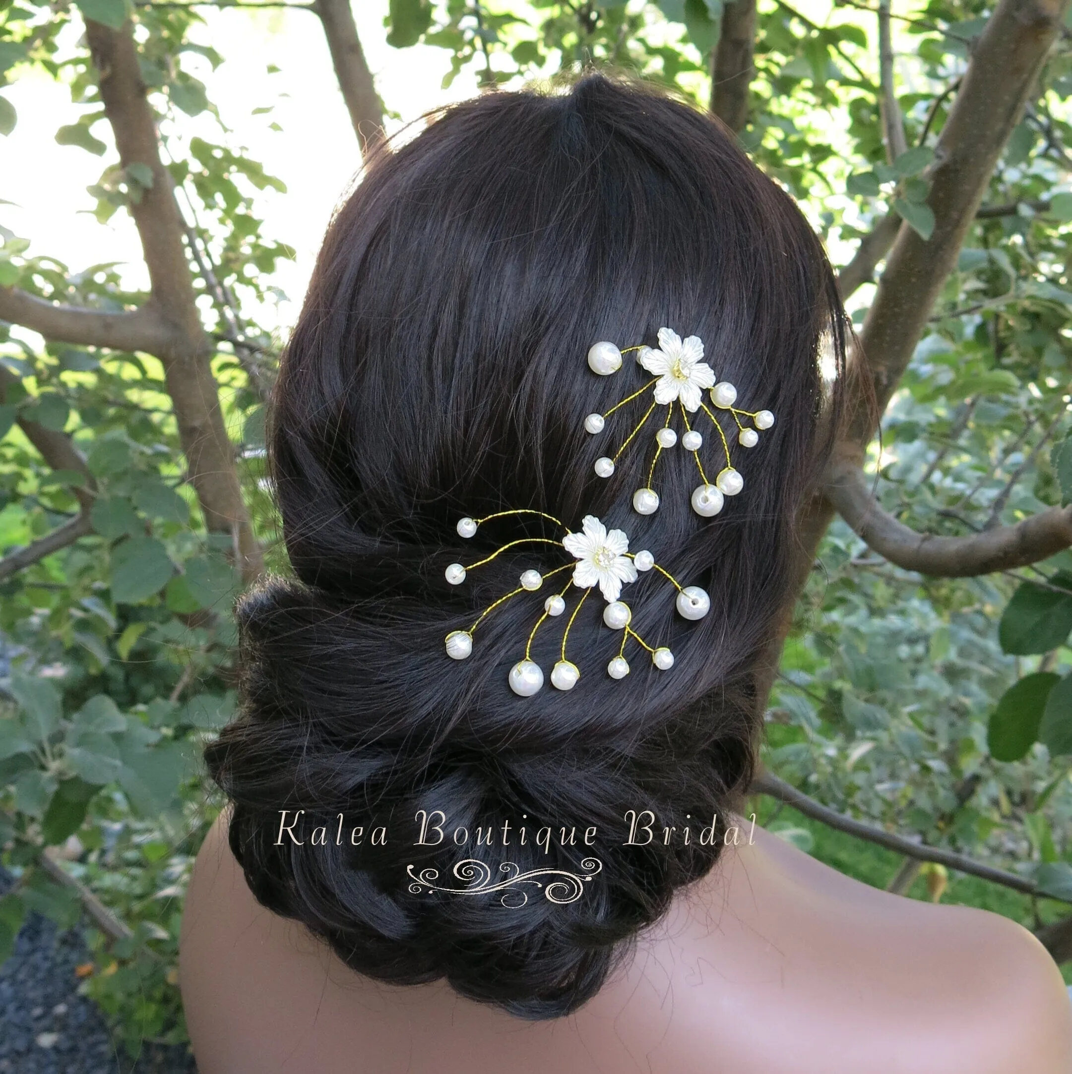Off White Pearl Flower 2 PC Hairpin Set, Soft Wire Floral Wedding Hair Pins, Bridal Flower Hairpiece