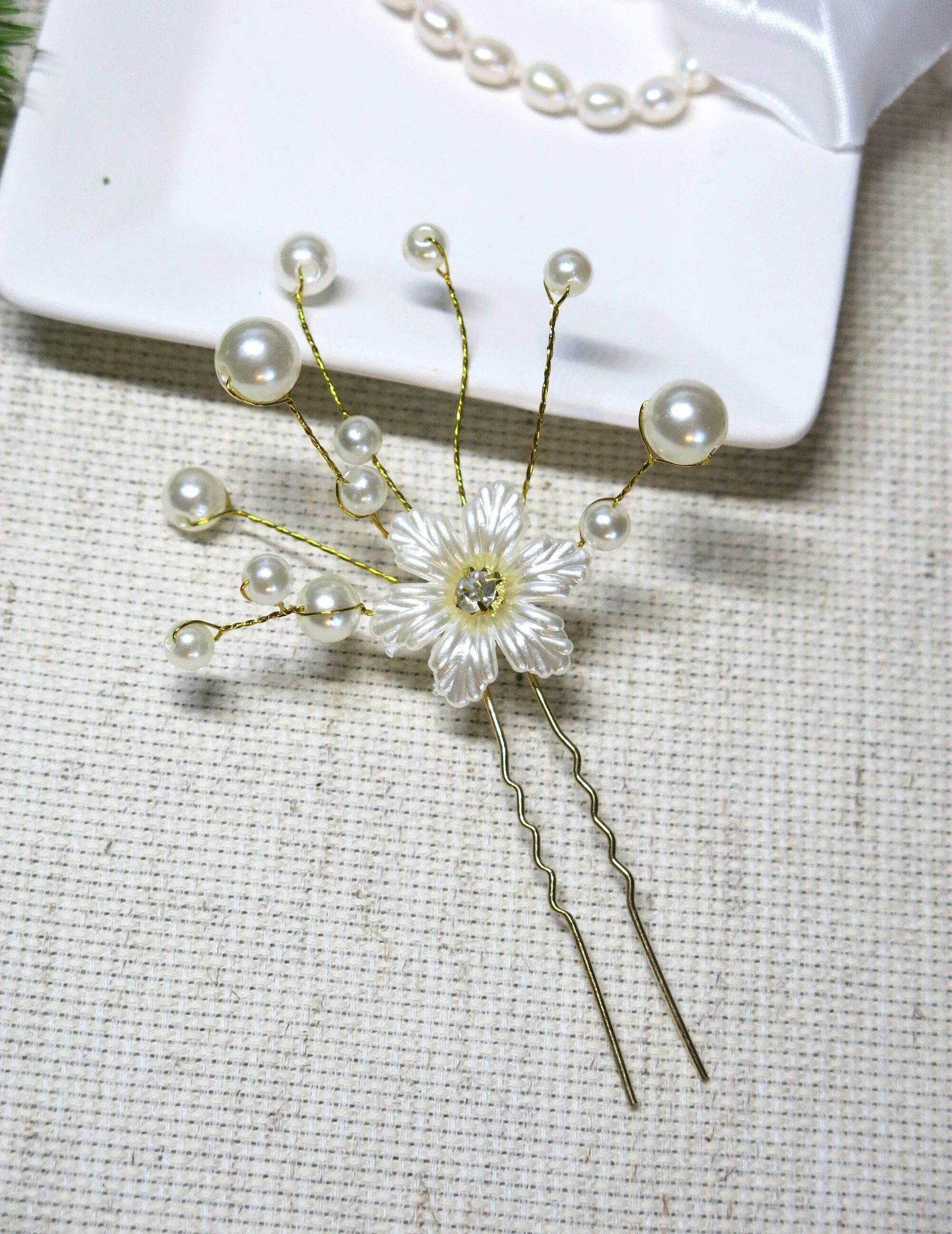 Off White Pearl Flower 2 PC Hairpin Set, Soft Wire Floral Wedding Hair Pins, Bridal Flower Hairpiece
