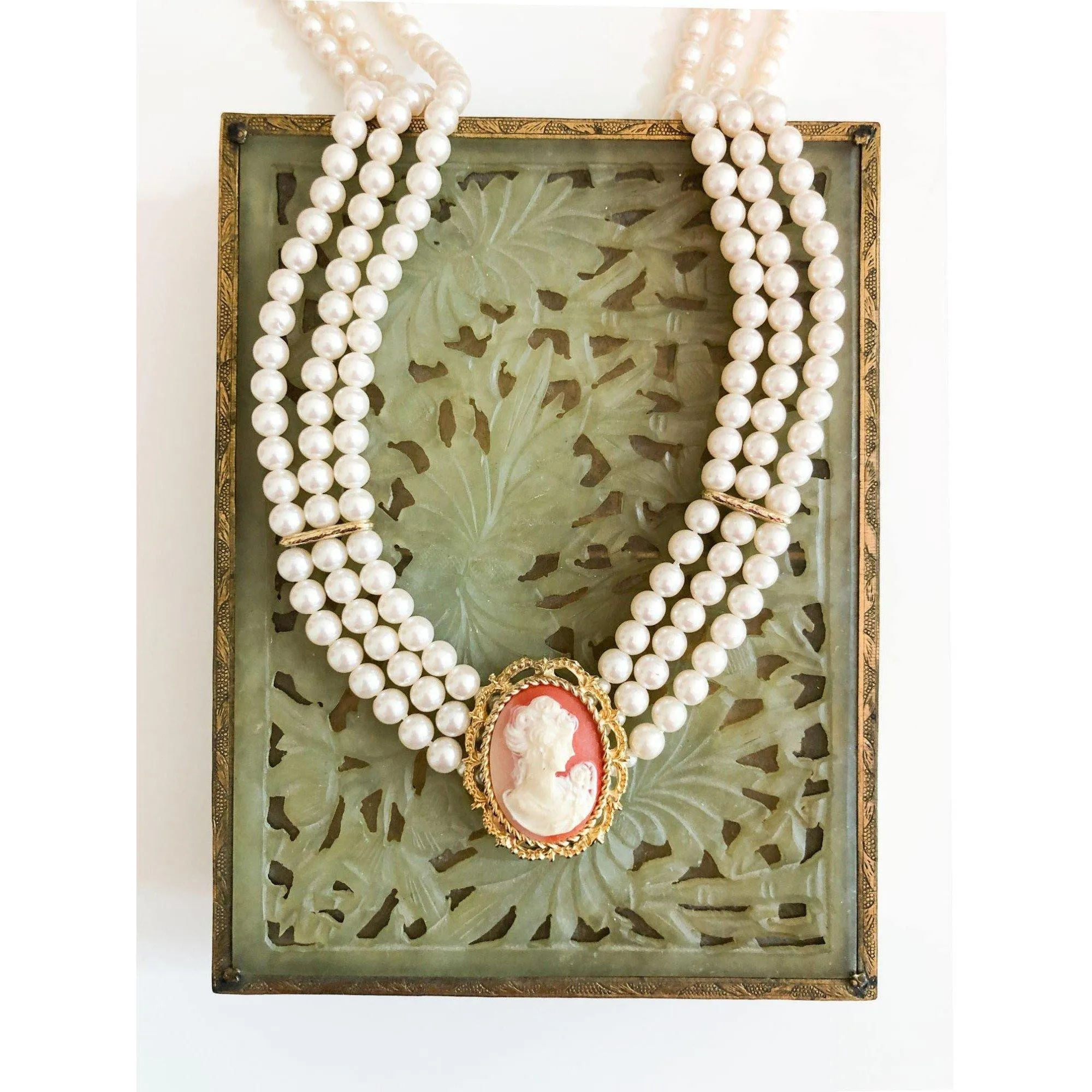 Pearl and Cameo Necklace