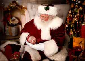 Santa Snuggles (Ana Brandt Digital)