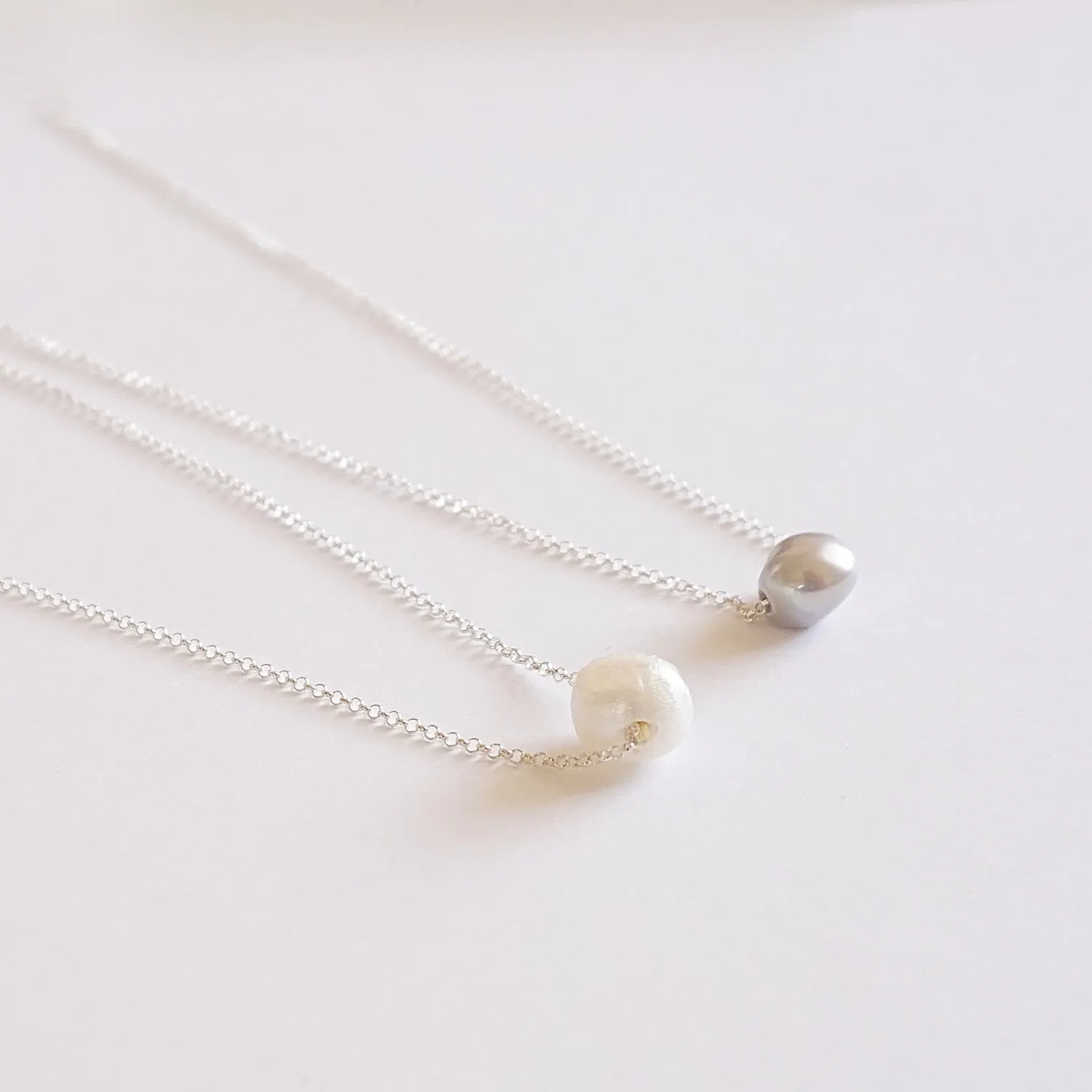 Simple Floating Single Pearl Necklace For Everyday Elegance - 0220