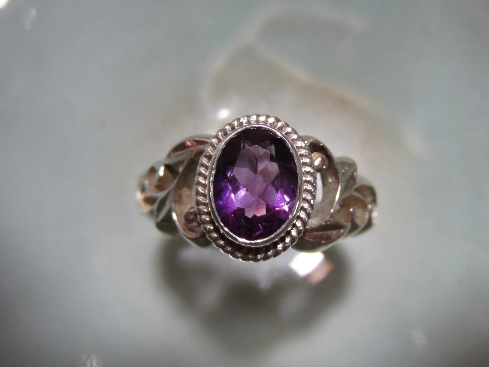 Stunning Handcarved Sterling Ring with Faceted Amethyst from Nepal