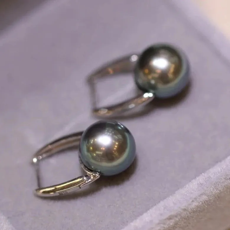 Tahitian Black Pearl Earrings in White Gold - 8.0-9.0 mm