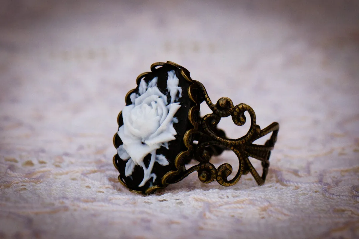 The Belle (White Rose)